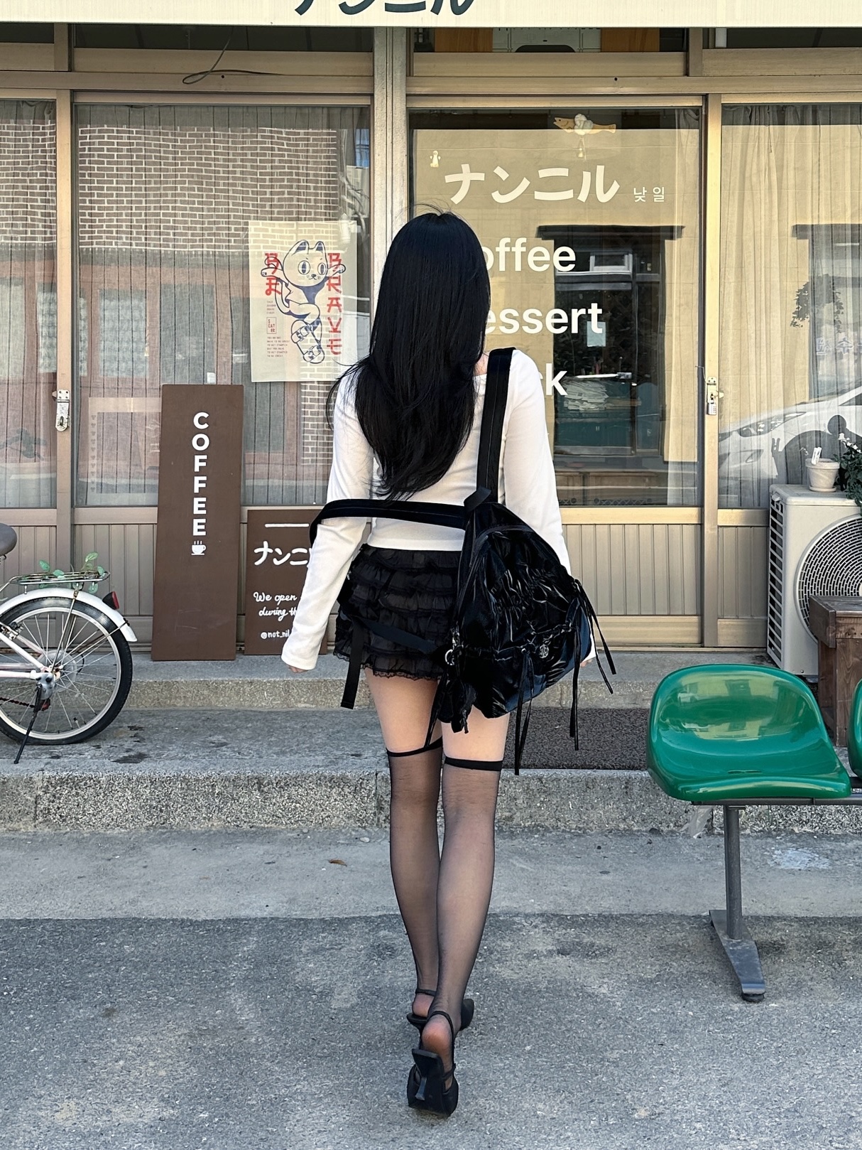 Don't Ask My Plan 4pocket Mini Yuneseul Backpack - black 착용 스타일 - 2