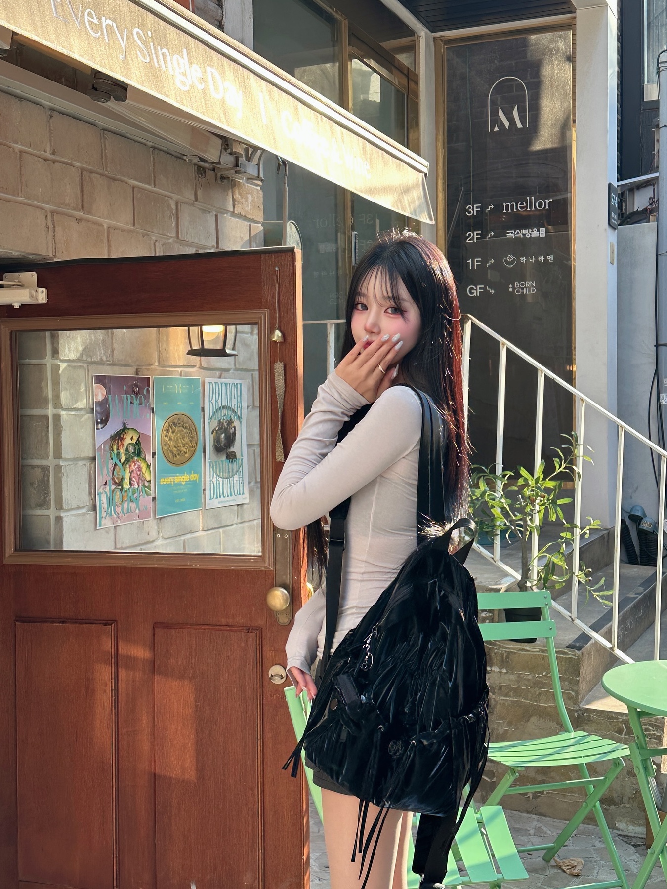 Don't Ask My Plan 4pocket Mini Yuneseul Backpack - black 착용 스타일 - 2