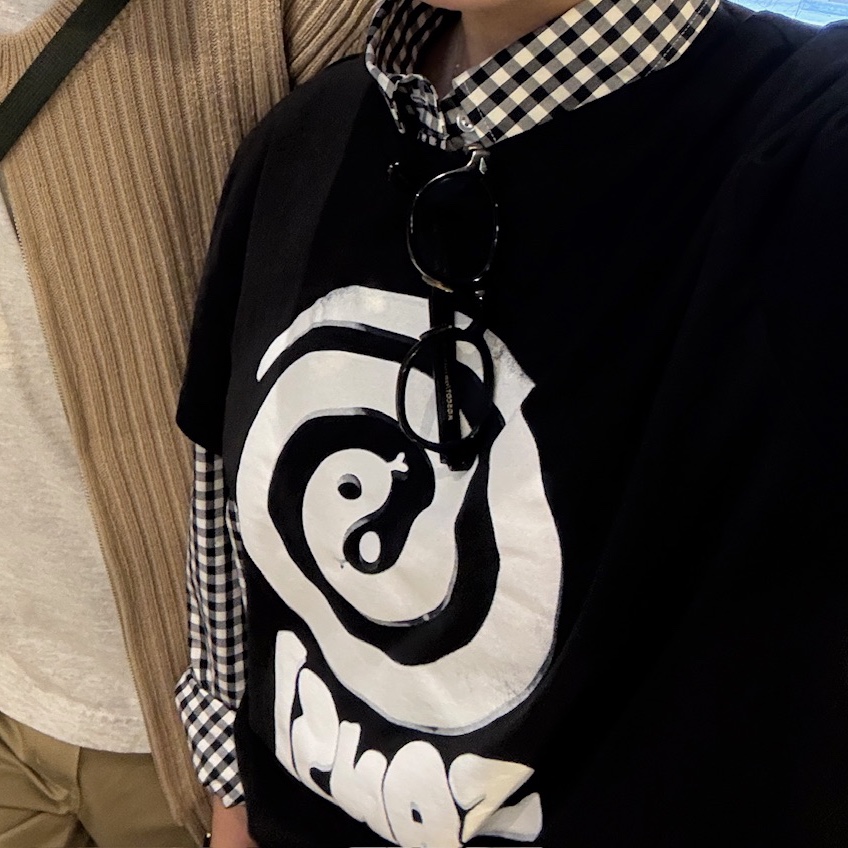 SANSI Yin Yang Snake T-Shirts Black 착용 스타일