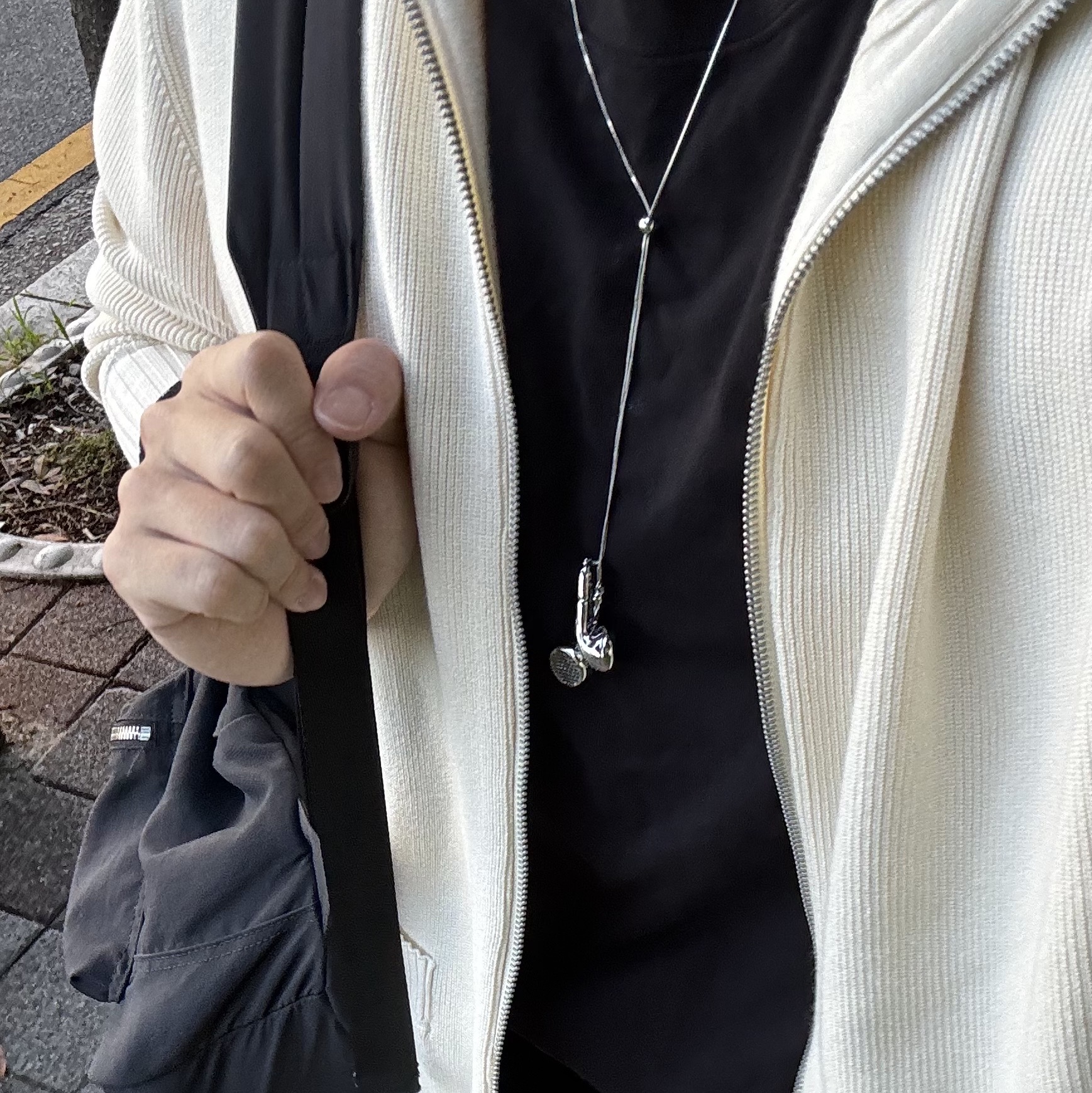 Matin Kim Spell Point Stripe Knit Cardigan Ivory, Matin Kim Cargo All Day Backpack Black 착용 스타일