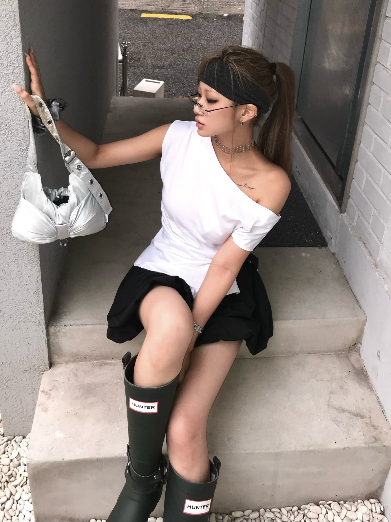 Don't Ask My Plan Balloon Mini Wrap Skirt - Black 착용 스타일 - 4