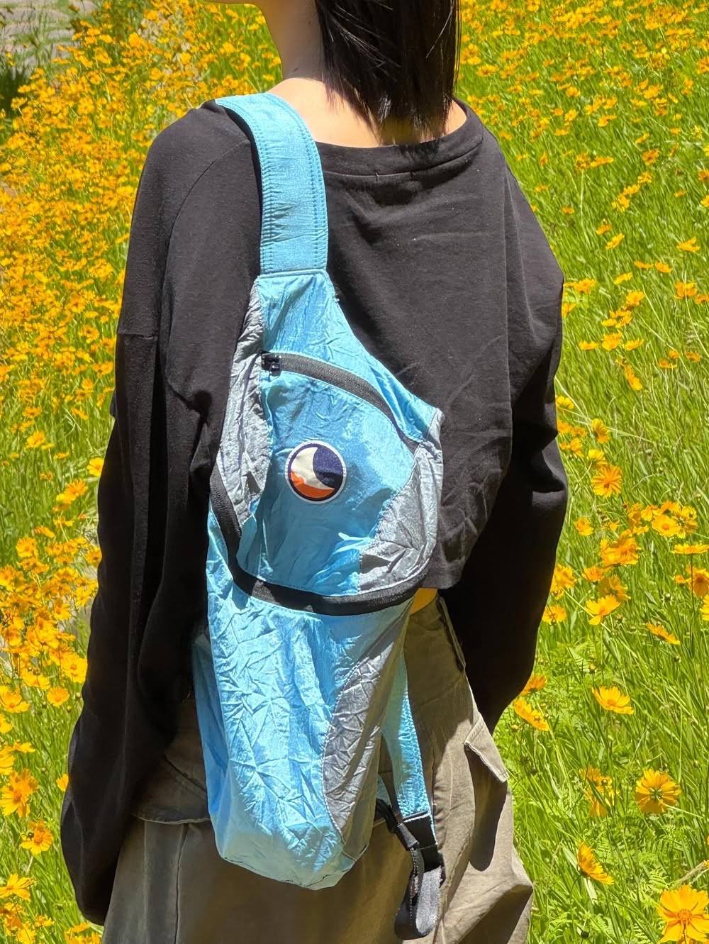 Ticket To The Moon Mini Backpack 15L Sky Blue Light Grey 착용 스타일