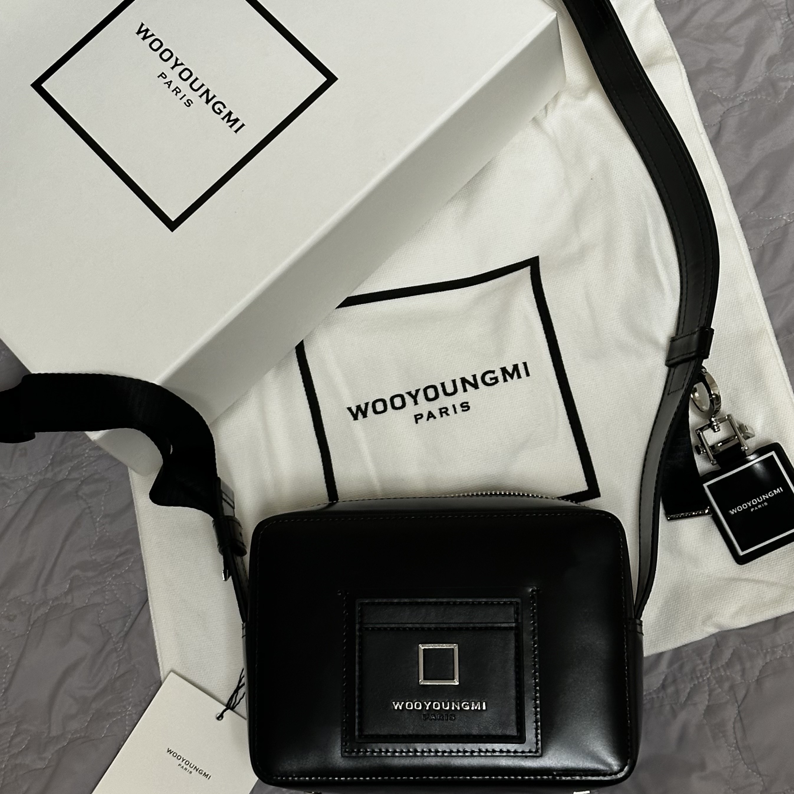 Wooyoungmi Square Mini Bag Black 착용 스타일