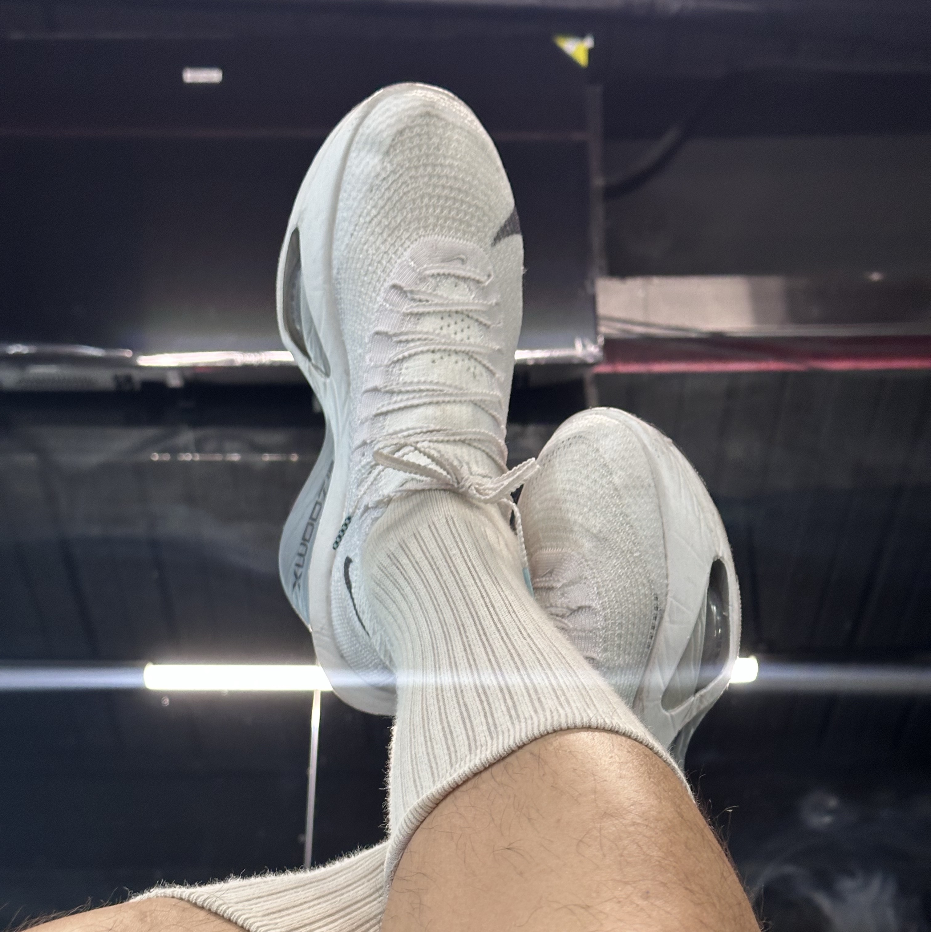 Nike Air Zoom Alphafly Next% 3 White Pure Platinum, Nike Dri-Fit Stride 5 Inch Brief Lined Running Shorts Smoke Grey Black - Asia 착용 스타일 - 4