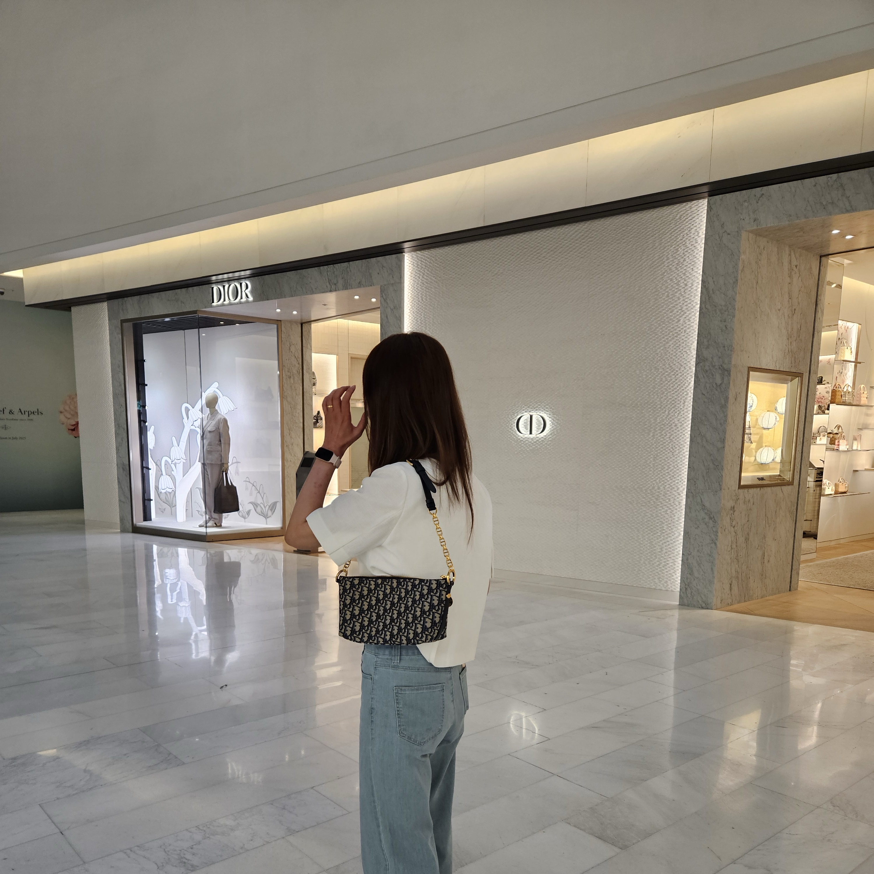 Dior Diorstar Hobo Bag with Chain Oblique Jacquard Blue 착용 스타일 - 1