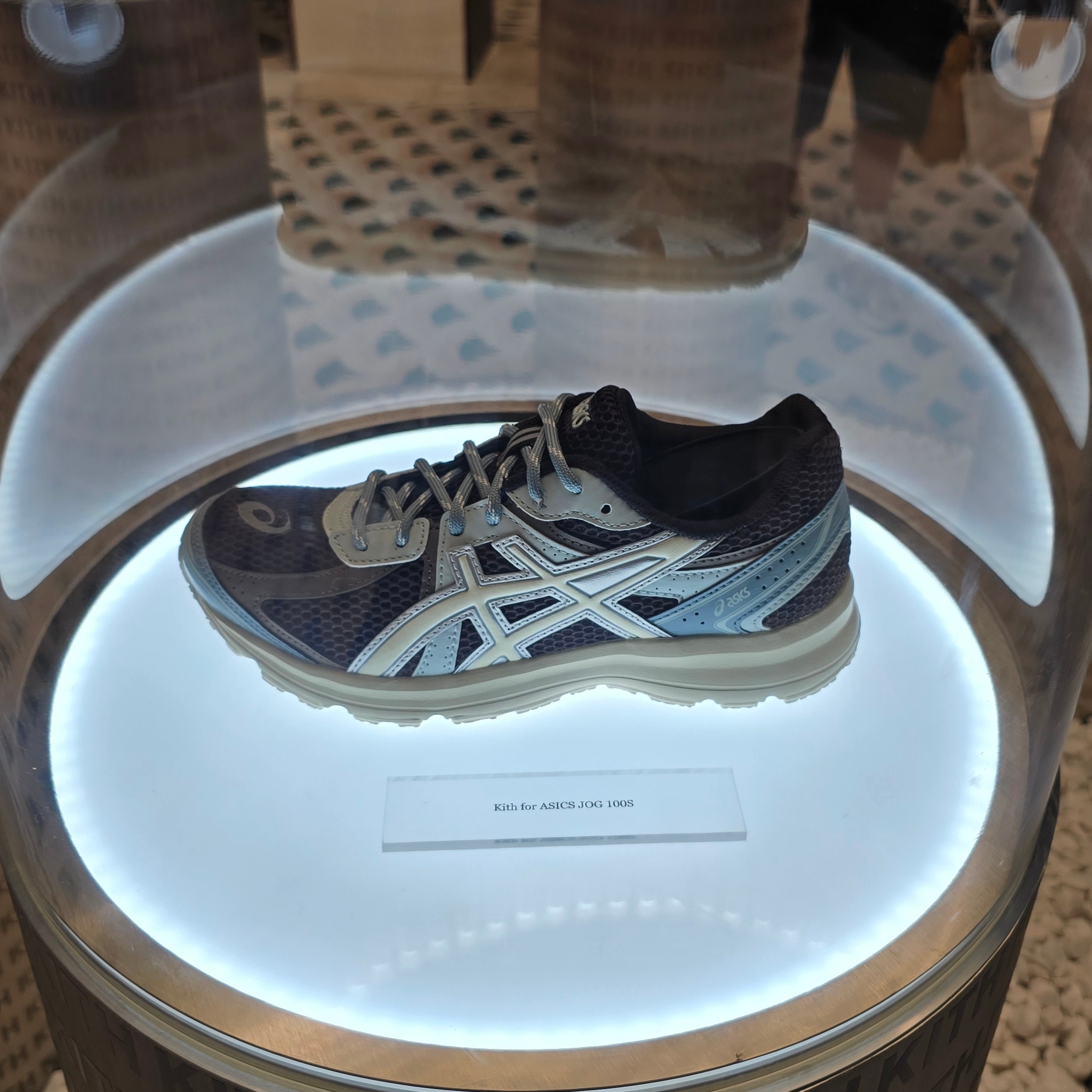 Asics x Kith Jog 100 S Espresso Vanilla Ice 착용 스타일 - 1
