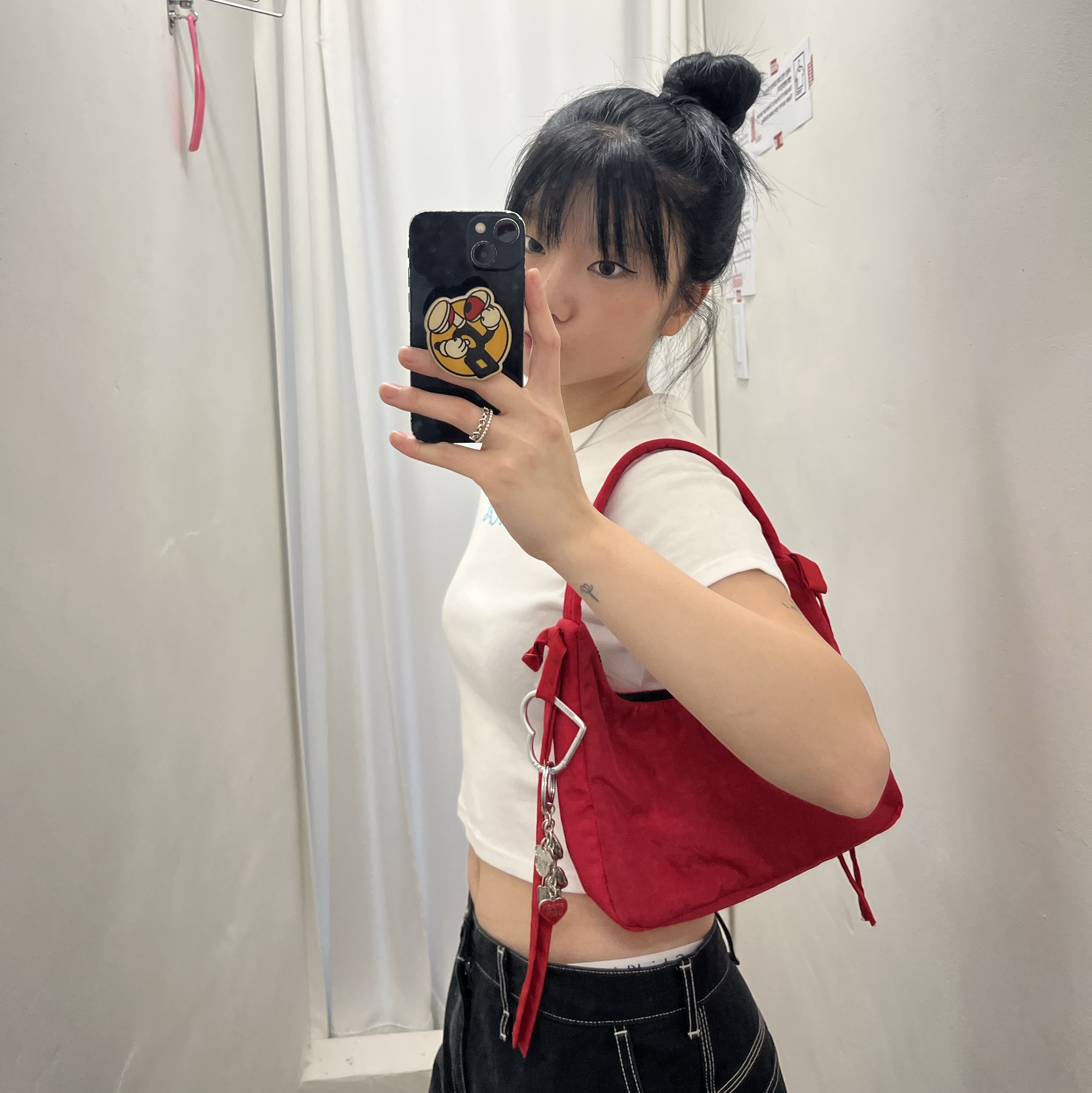 Sandy Liang x Baggu Bow Mini Bag Candy Apple, Salomon x Sandy Liang RX Marie Jeanne Black 착용 스타일 - 1