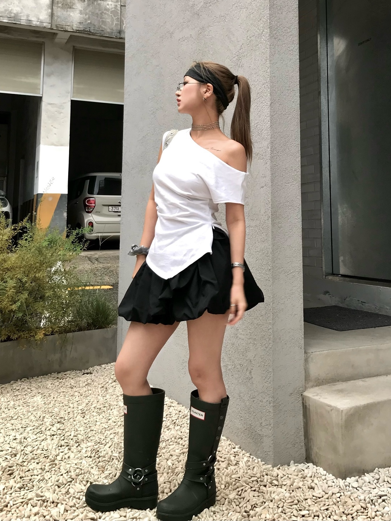 Don't Ask My Plan Balloon Mini Wrap Skirt - Black 착용 스타일 - 3