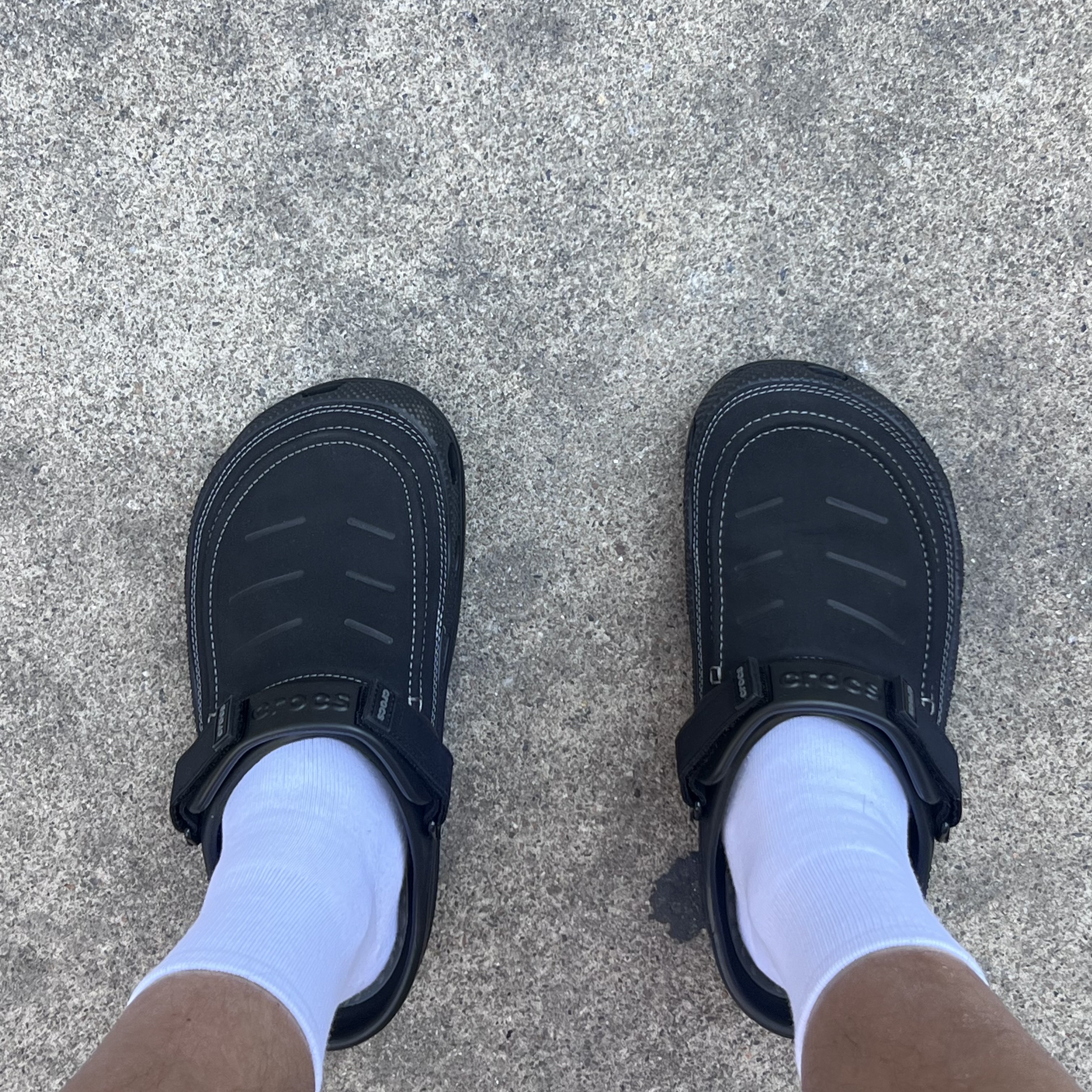 Crocs Yukon Vista II Clog Black 착용 스타일