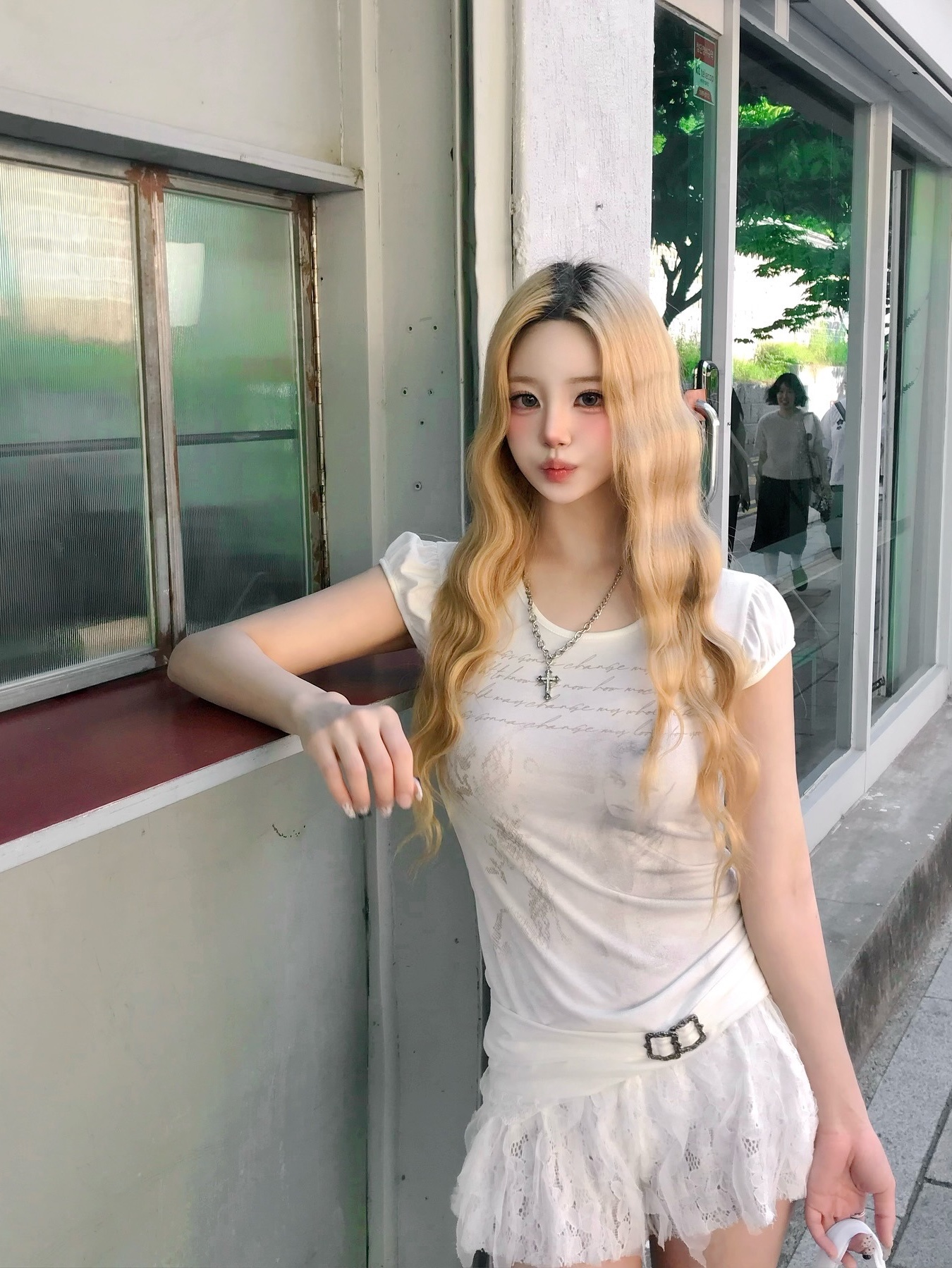 Don't Ask My Plan Lace Frill Floral Shorts - WHITE 착용 스타일 - 5