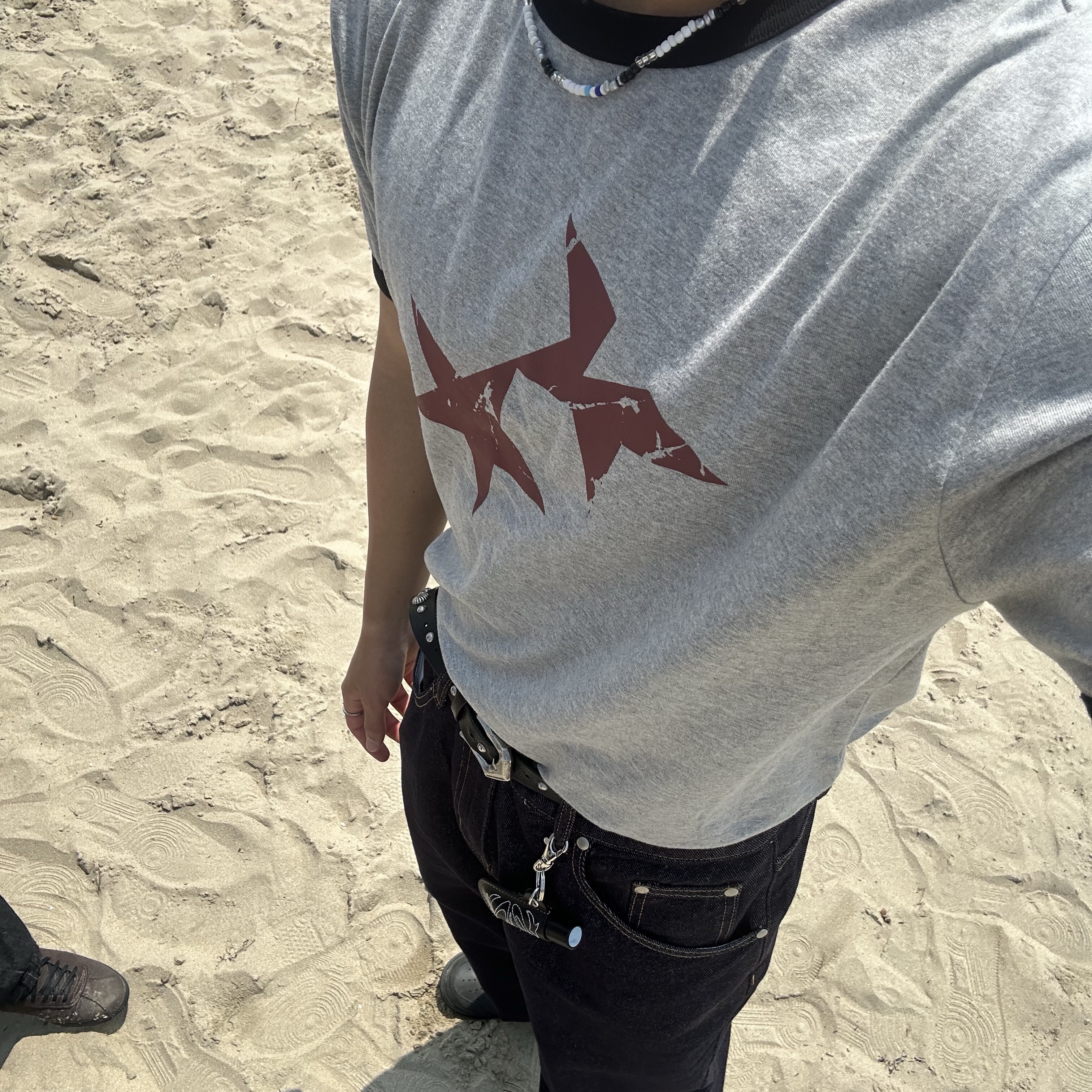 CAVISH Twin Star Ringer SS Tee Grey 착용 스타일 - 5