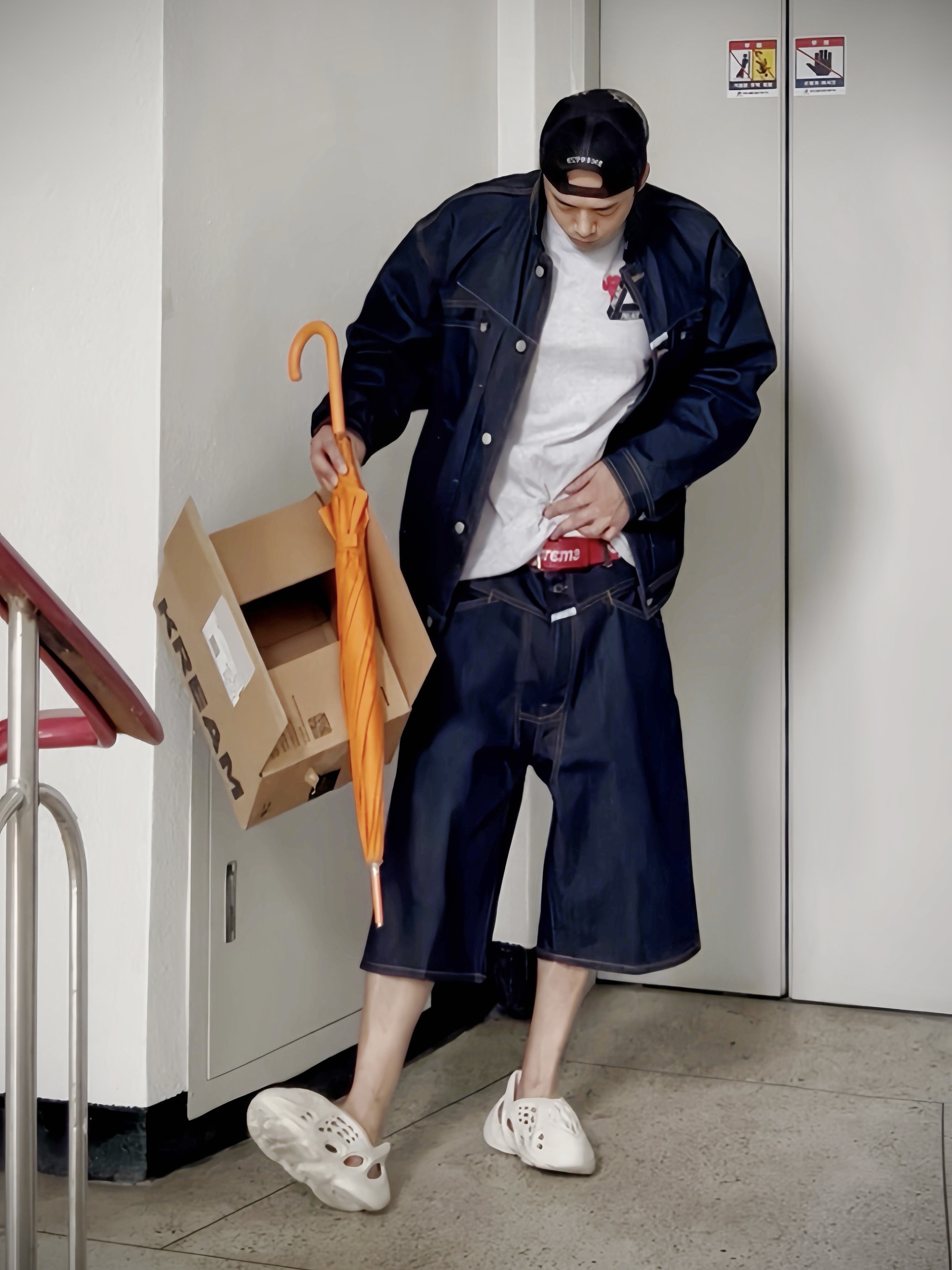 Supreme Reaper Mesh Back 6-Panel Black - 25SS, Palace Tri-Hearts T-Shirt Grey Marl - 24SS 착용 스타일 - 2