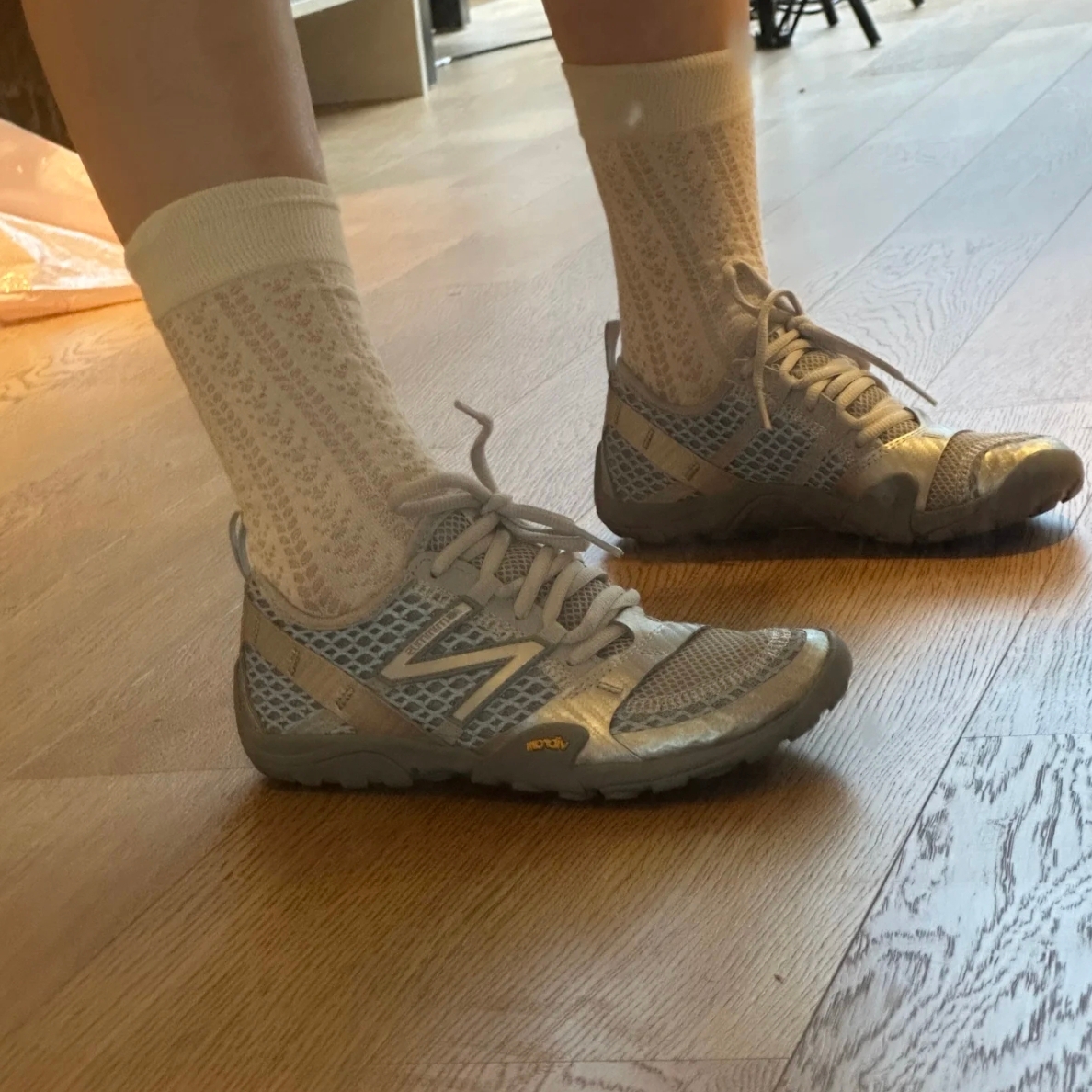 New Balance Minimus MT10O Slate Grey Silver Metallic 착용 스타일