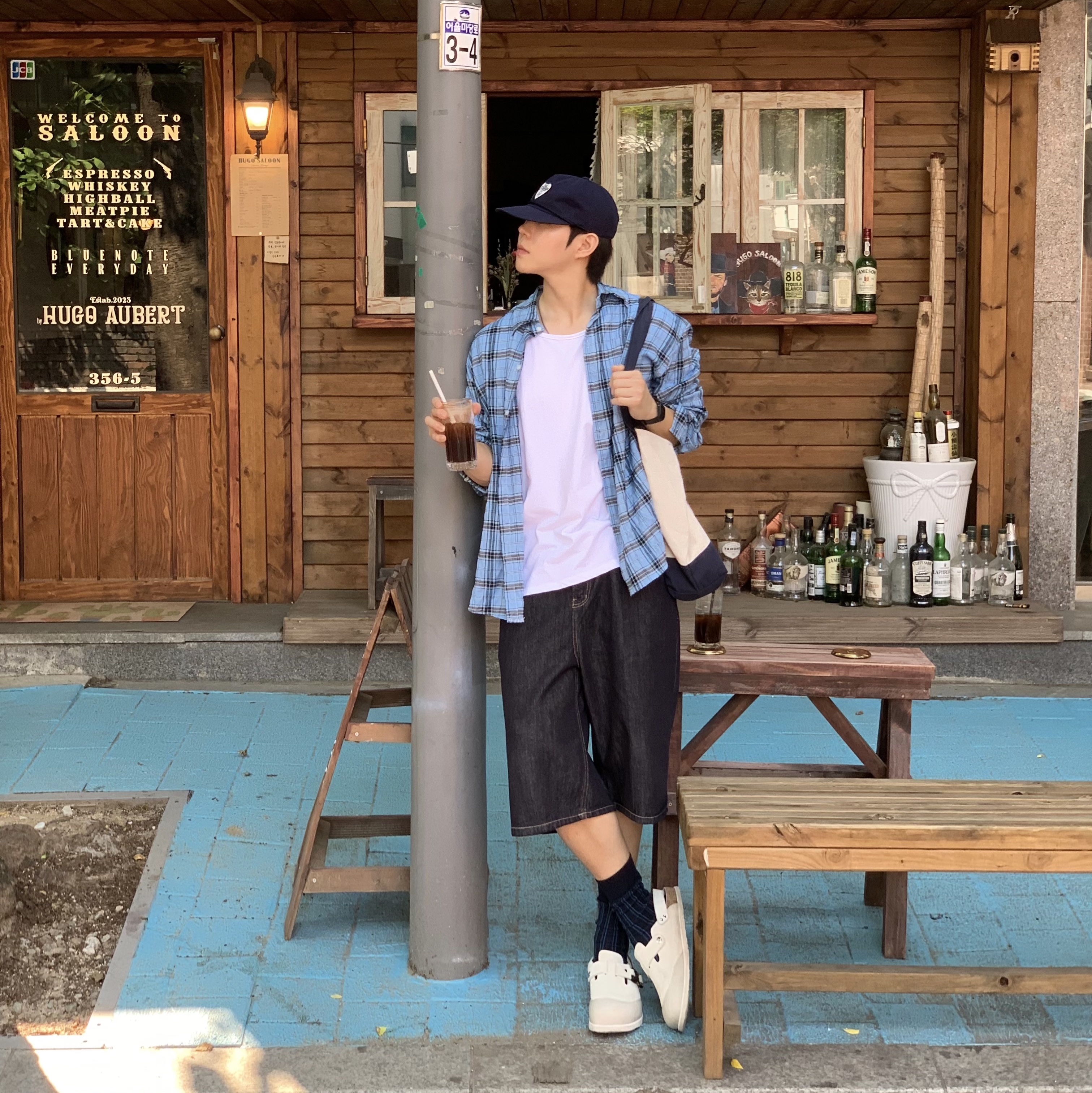 Trader Joe's Canvas Tote Bag Navy 착용 스타일 - 1