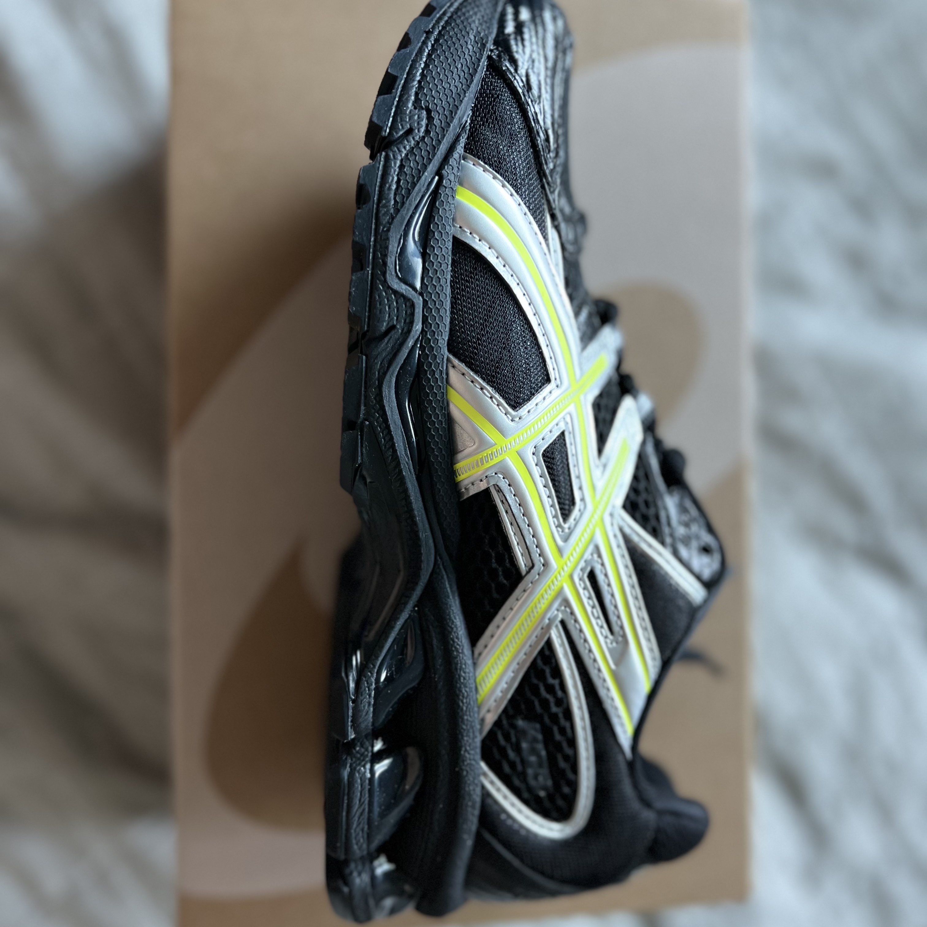 Asics x Kith Gel-Nimbus 10.1 Black Pure Silver 착용 스타일 - 1