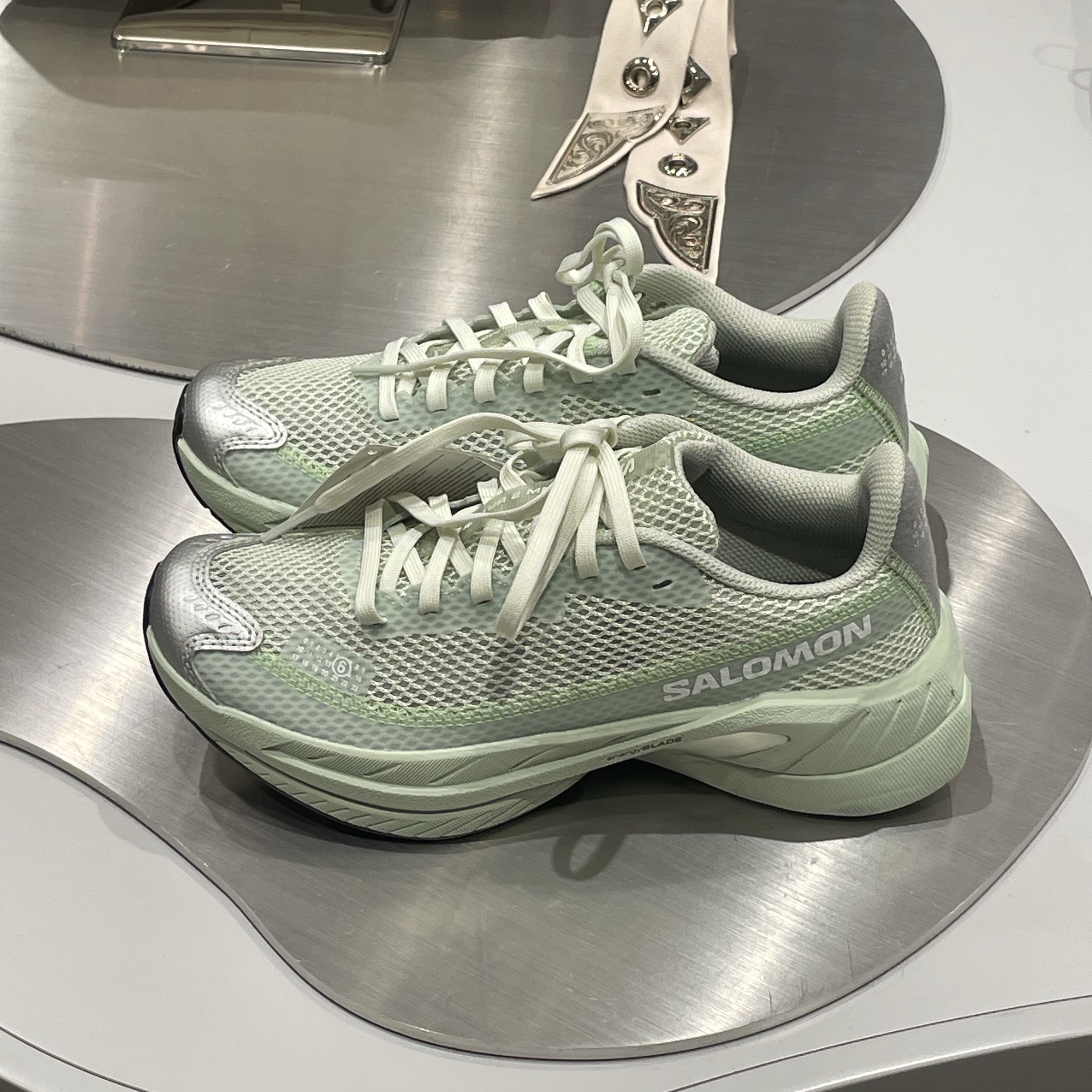Salomon x MM6 Maison Margiela Spectur 2 Seafoam Green 착용 스타일