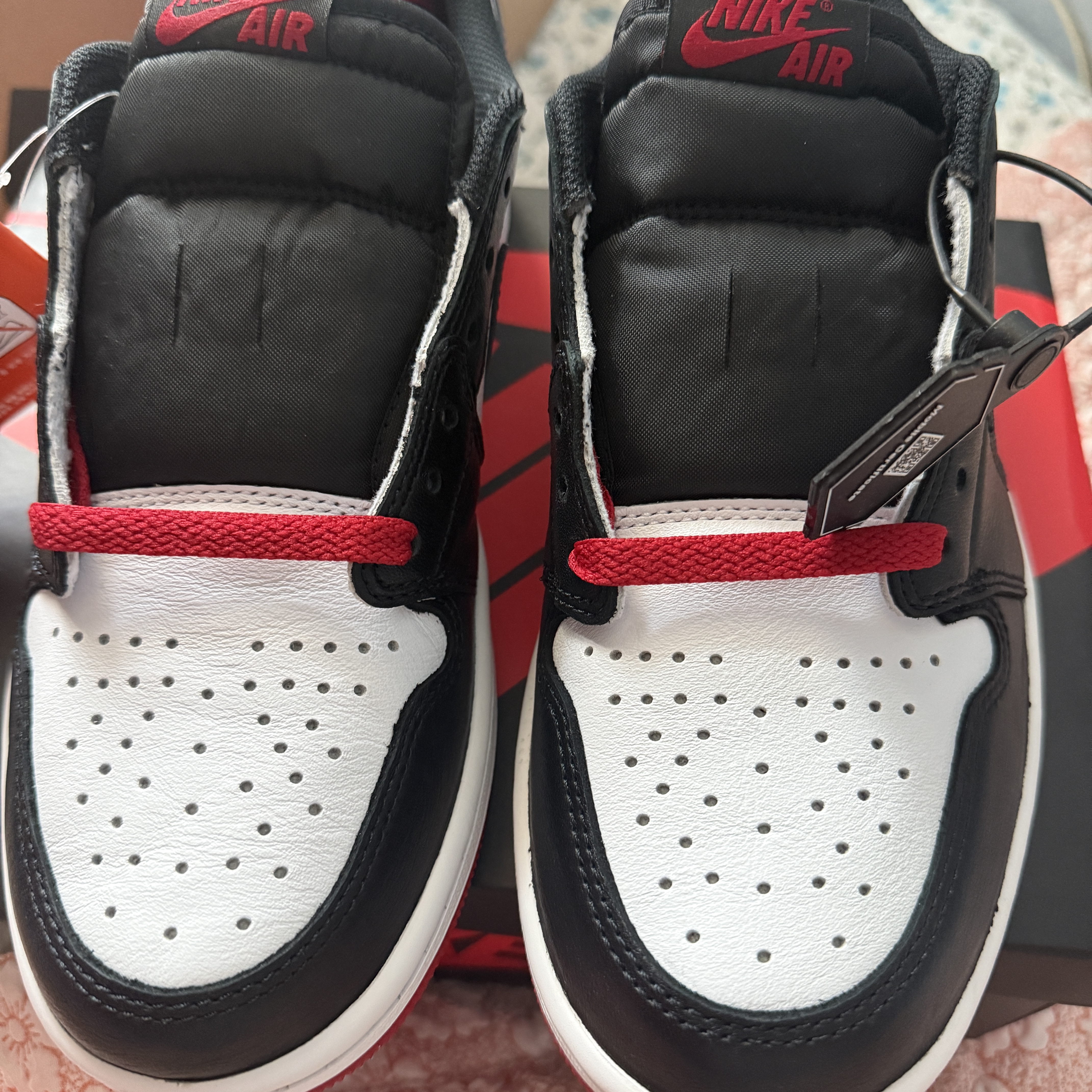 Jordan 1 Retro Low OG Black Toe 착용 스타일 - 2