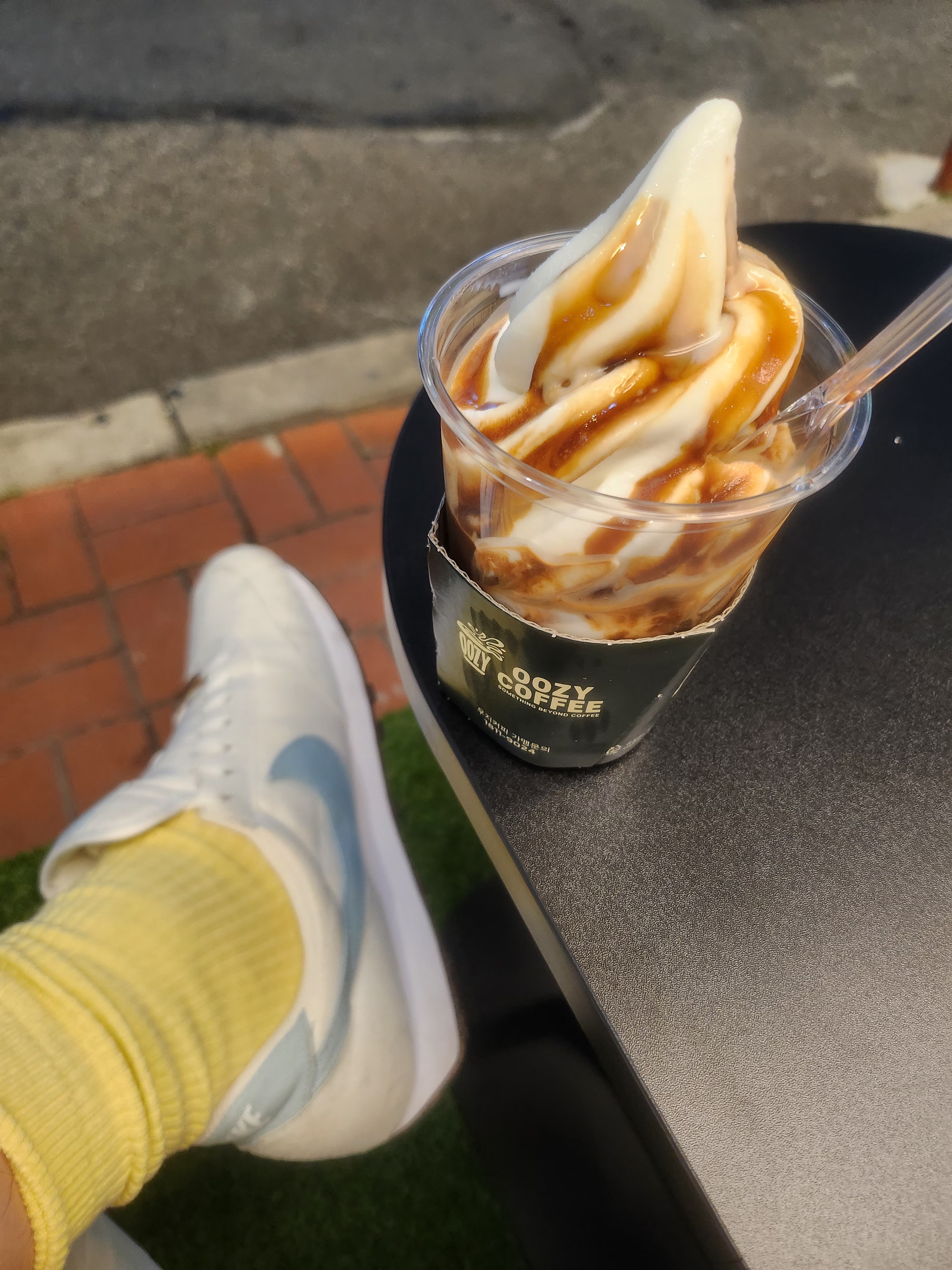 (W) Nike Daybreak SE Indigo, Essentials x New Era Retro Crown Strapback Navy 착용 스타일 - 2