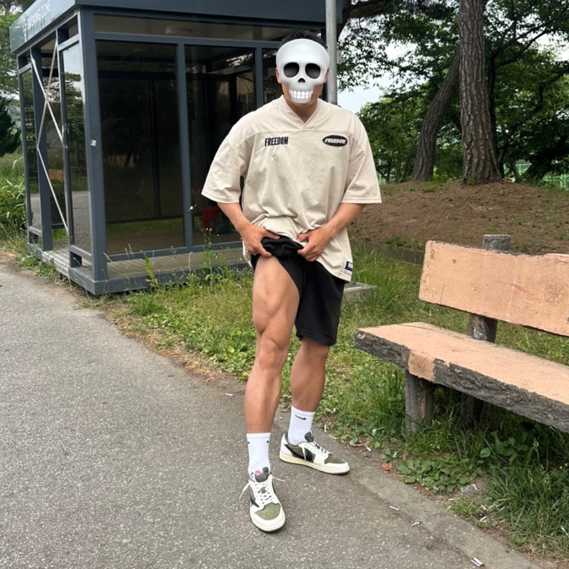 Jordan 1 x Travis Scott Retro Low OG SP Reverse Olive 착용 스타일