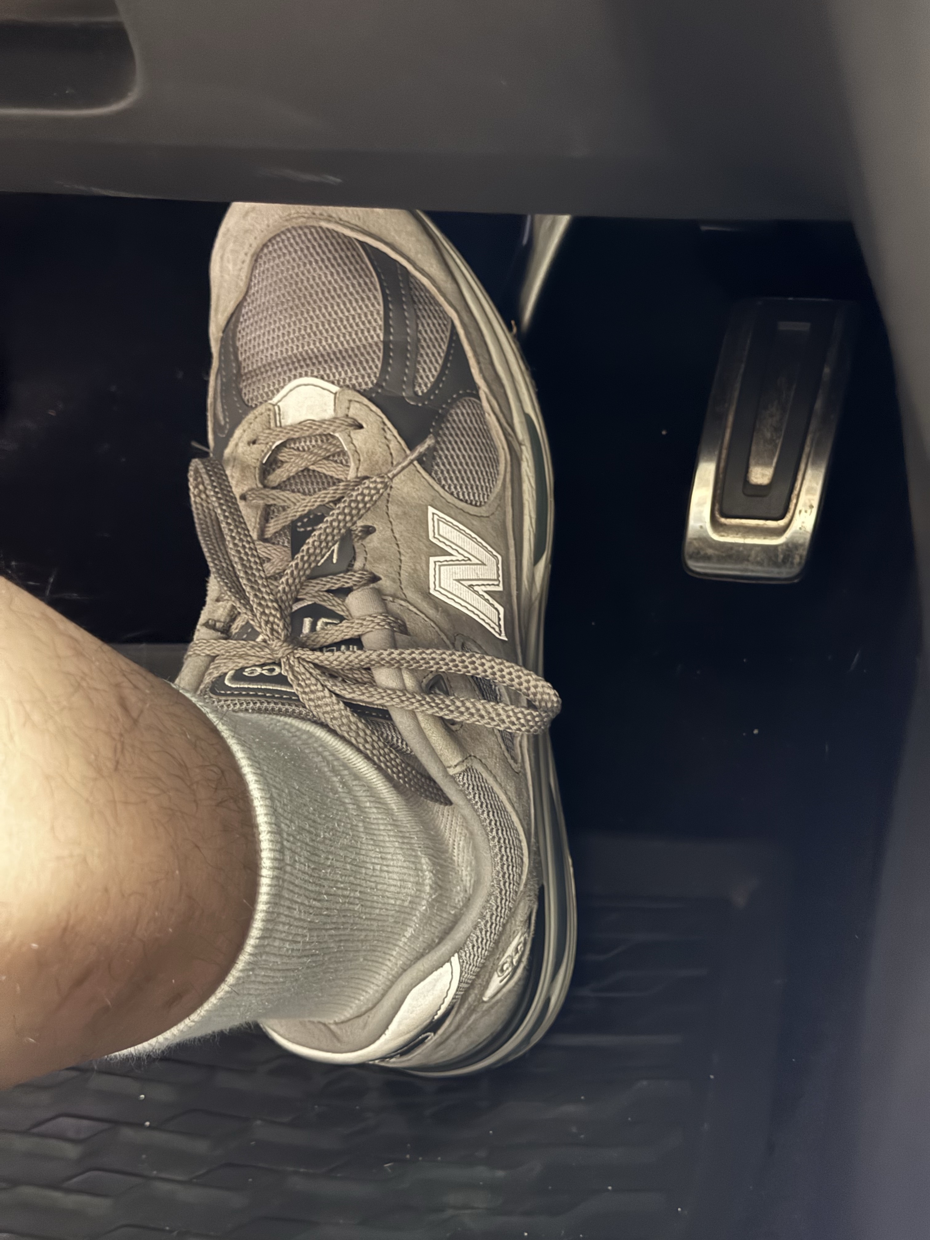 New Balance 991v2 Made in UK Rock Ridge Alloy Silver 착용 스타일