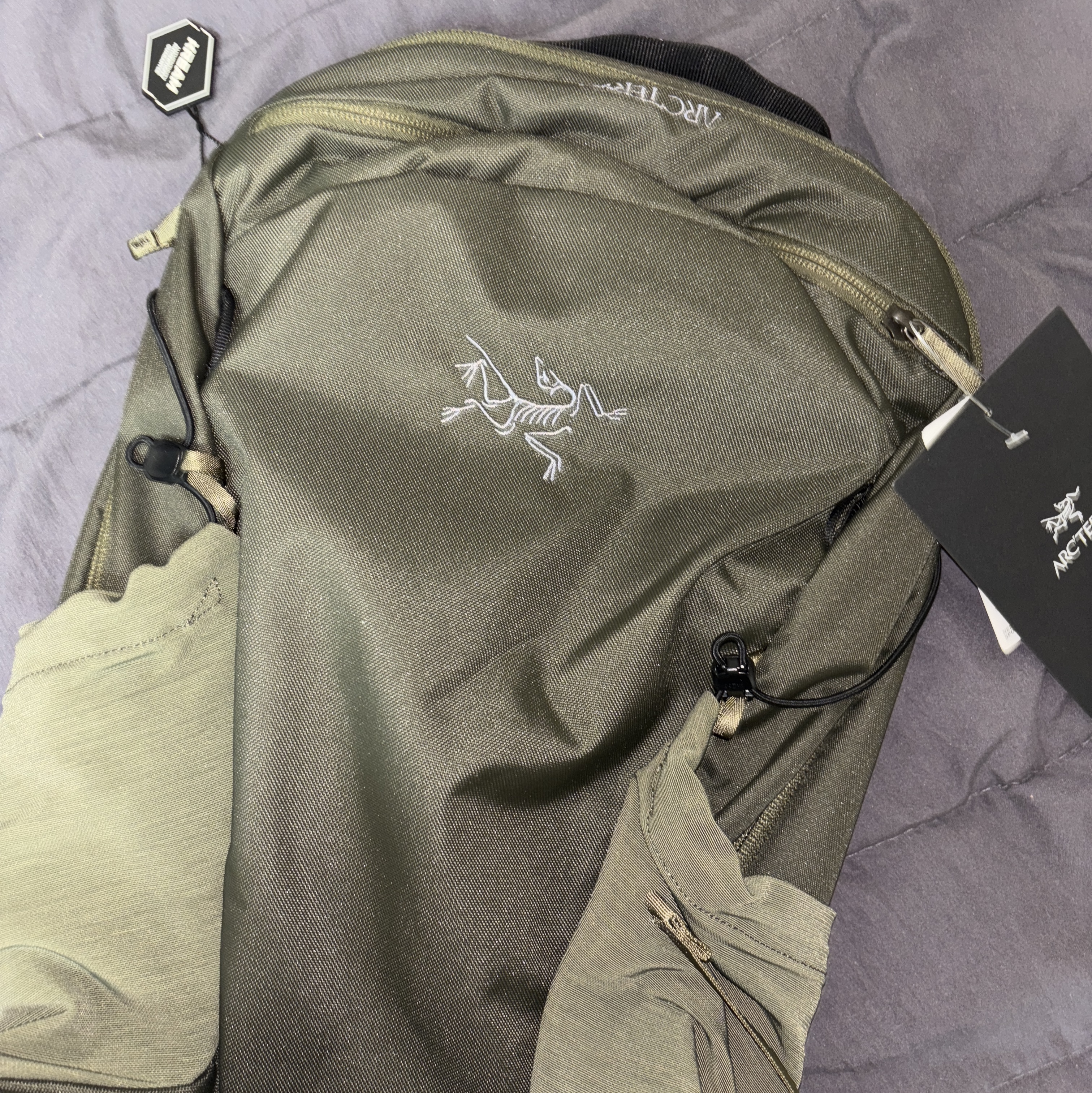 Arc'teryx Mantis 16 Backpack Tatsu 착용 스타일