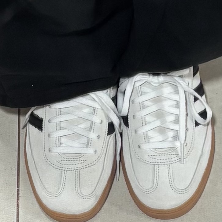 (W) Adidas Spezial Handball Aluminium Core Black 착용 스타일