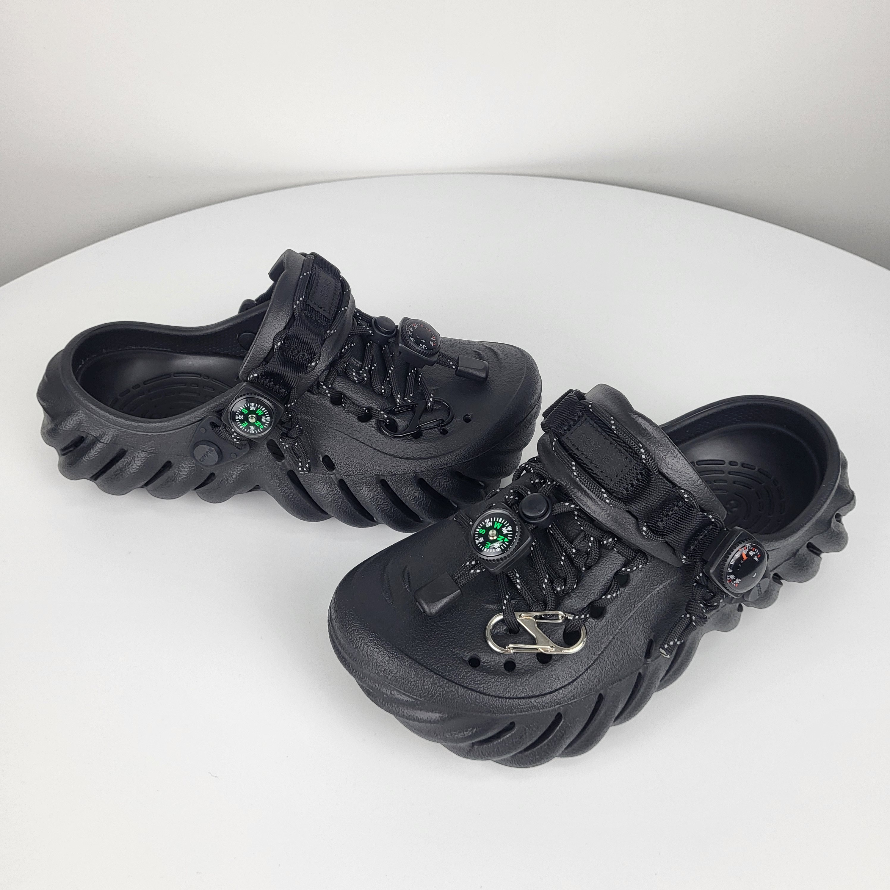 Crocs Echo Clog Black, Crocs Echo Clog Bone Black 착용 스타일 - 3