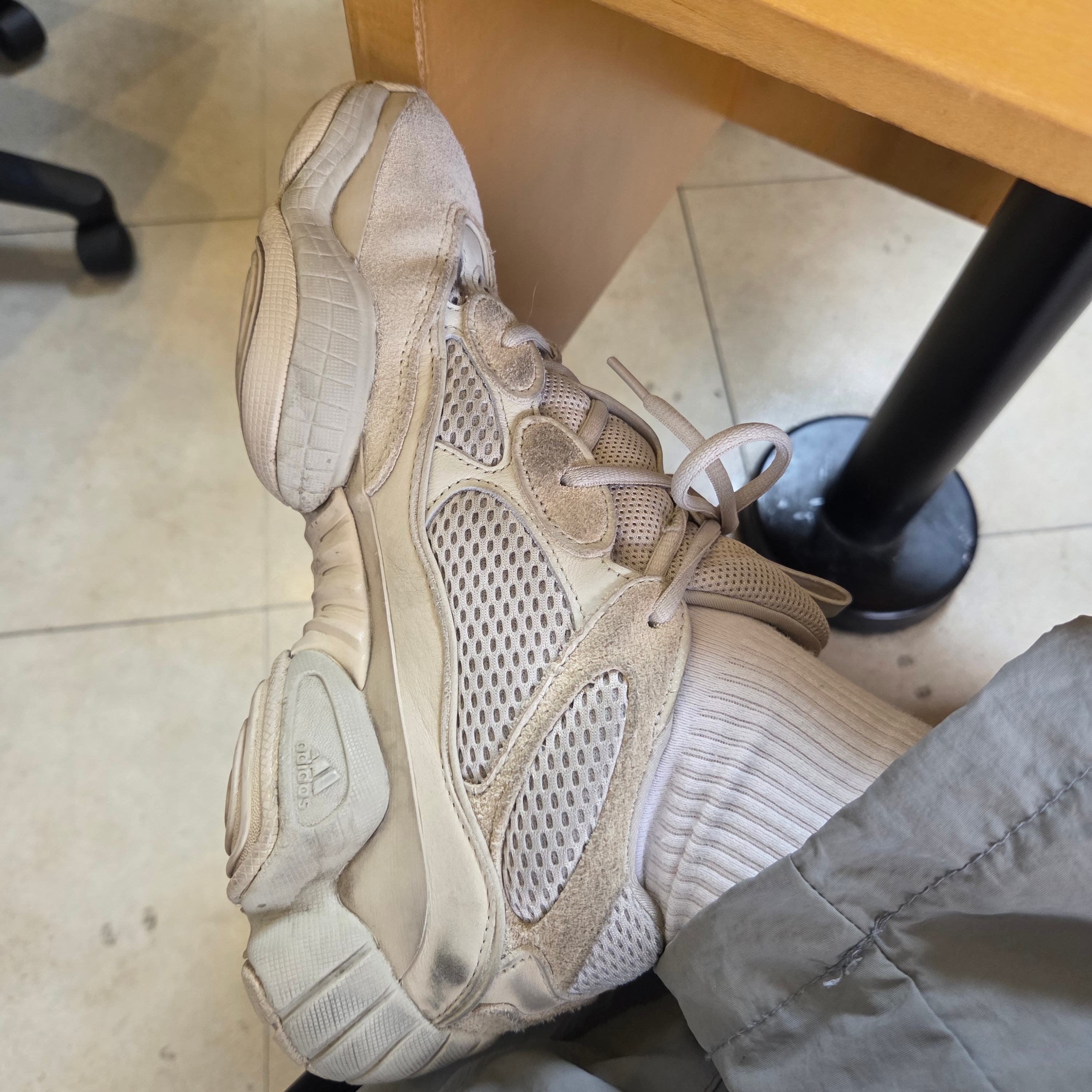 Adidas Yeezy 500 Blush 2022 착용 스타일