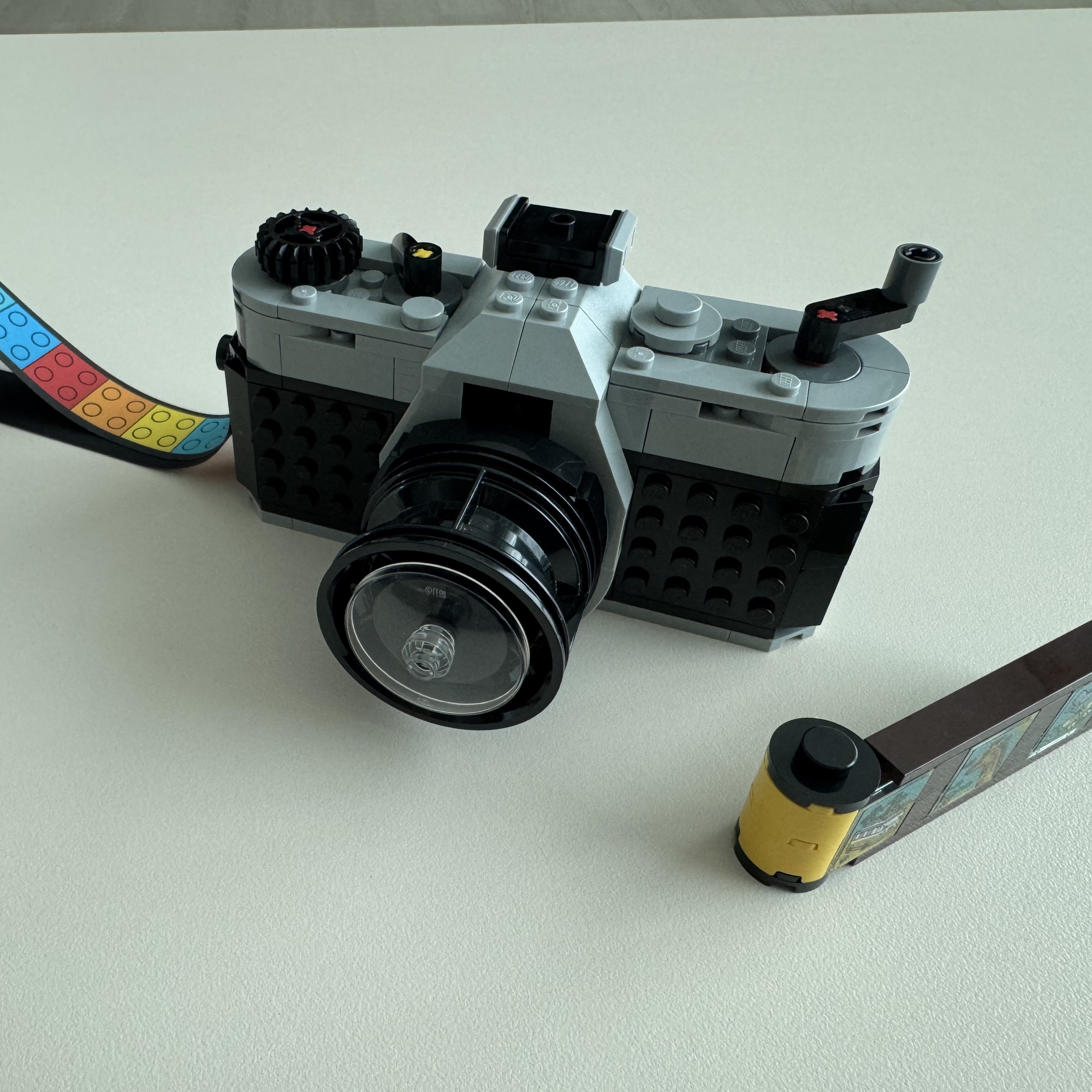 Lego Retro Camera 착용 스타일