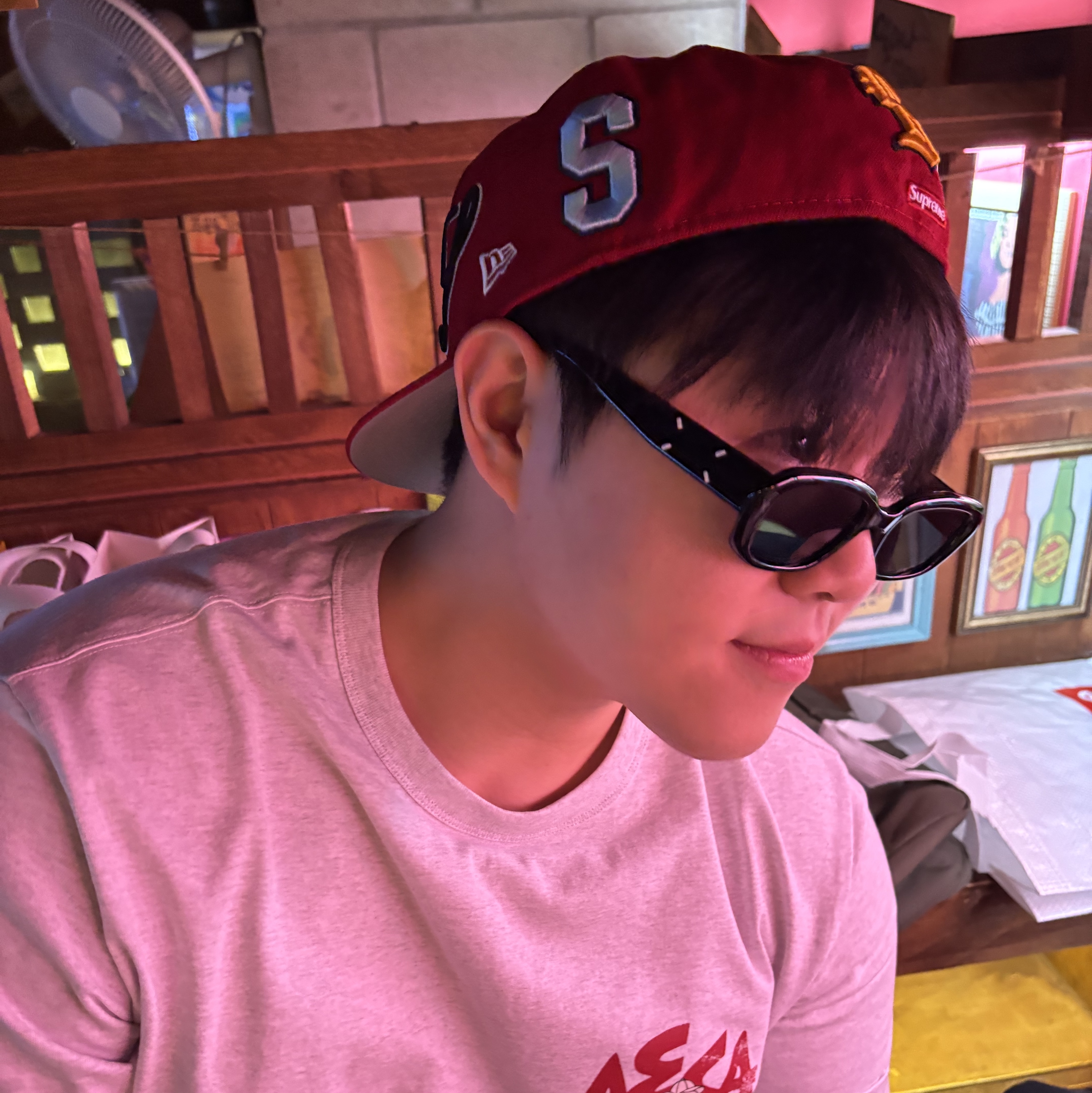 Gentle Monster x Maison Margiela MM207 Black Gray, Supreme Multi S Logo New Era Red - 25SS 착용 스타일