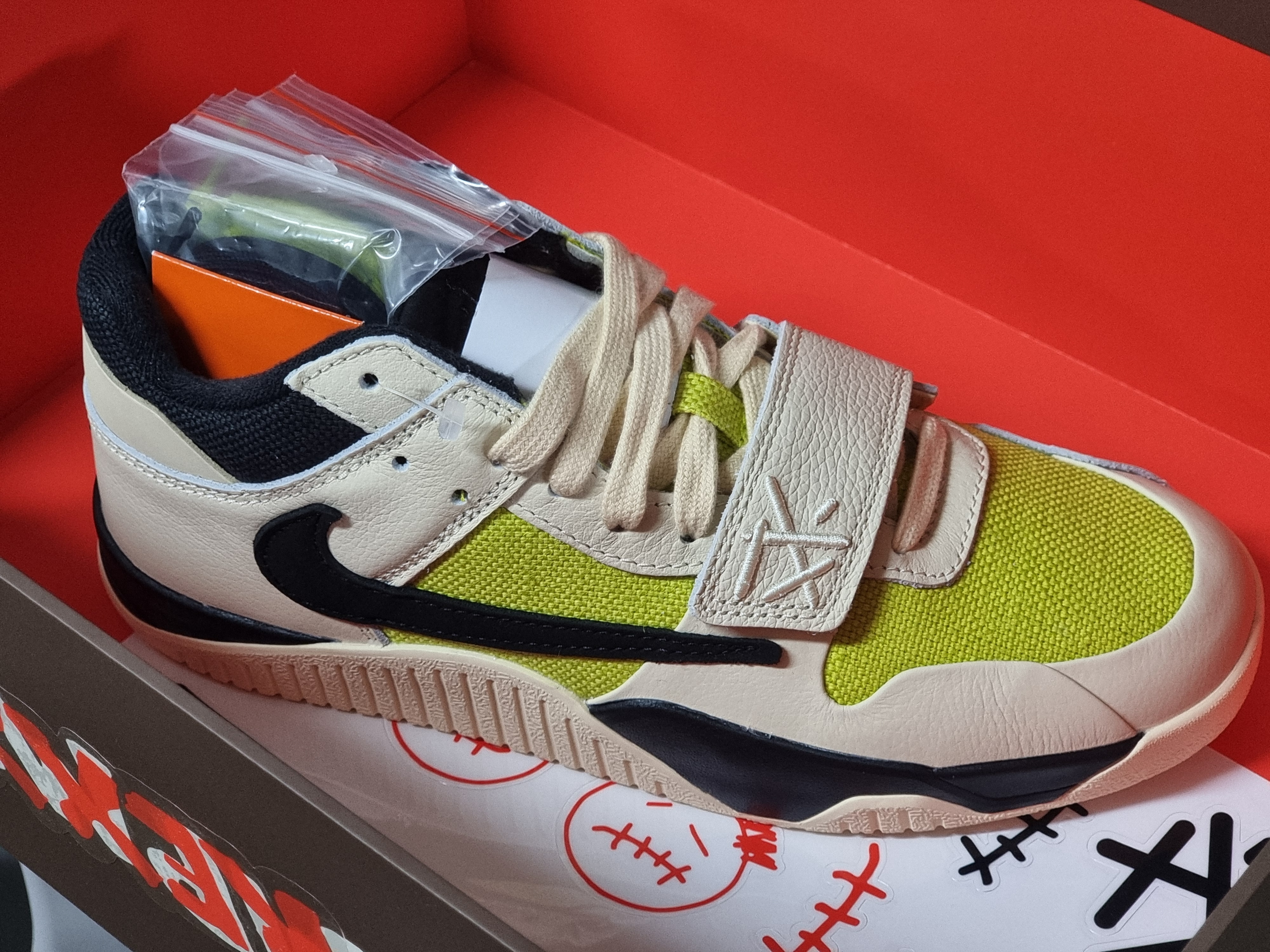 Jordan x Travis Scott Jumpman Jack TR Bright Cactus 착용 스타일