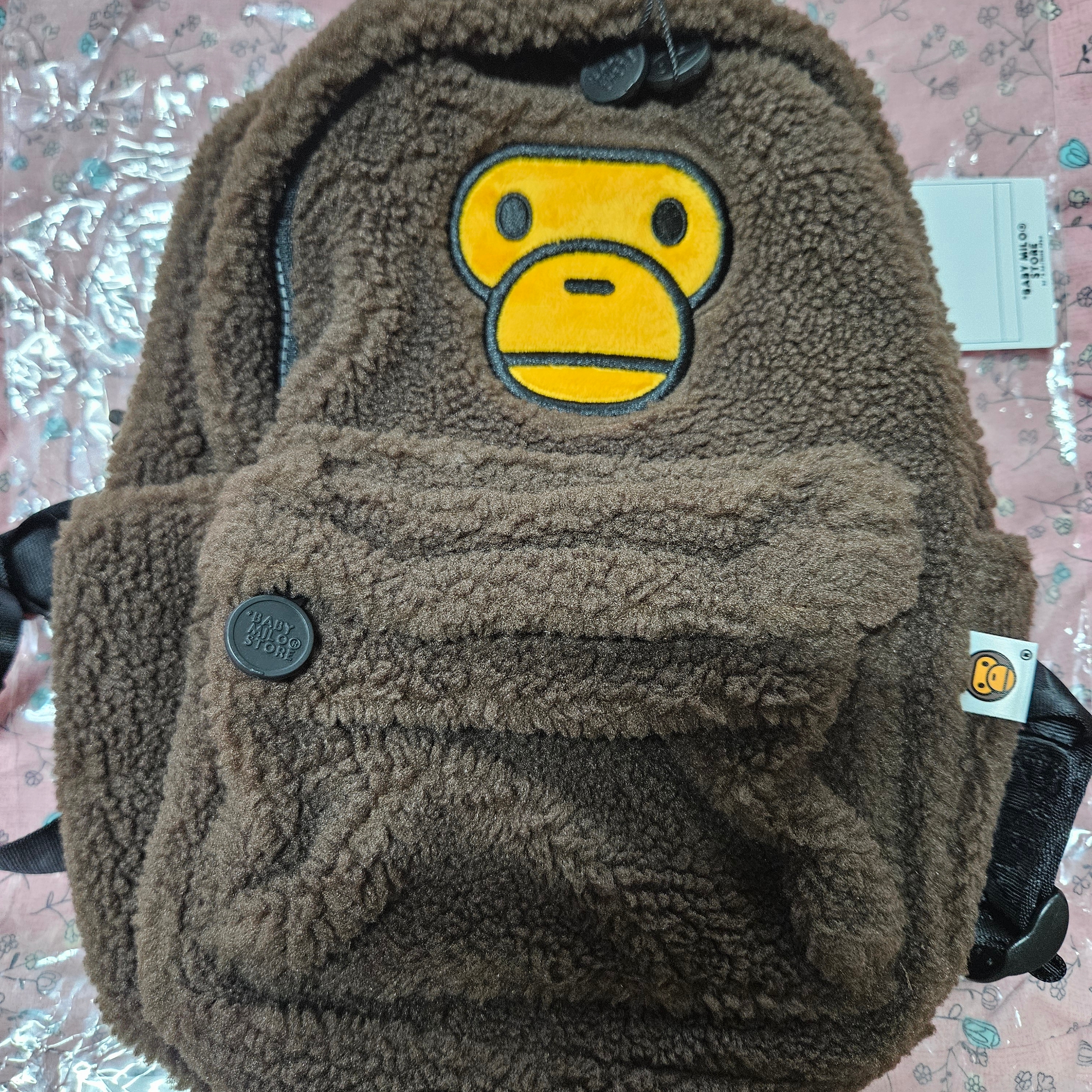 BAPE Baby Milo Mini Fur Backpack Brown 착용 스타일