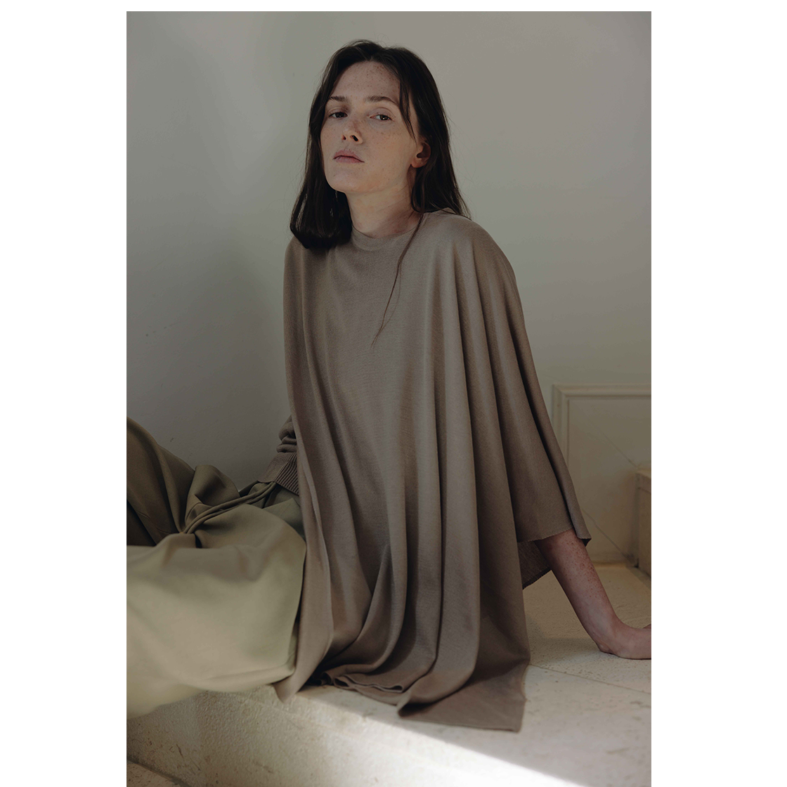 파르벵 [16게이지] 텐셀 실크 케이프 모카 무스(FARVEN [16Gauge] Tencel Silk Cape Mocha Mousse) - 2