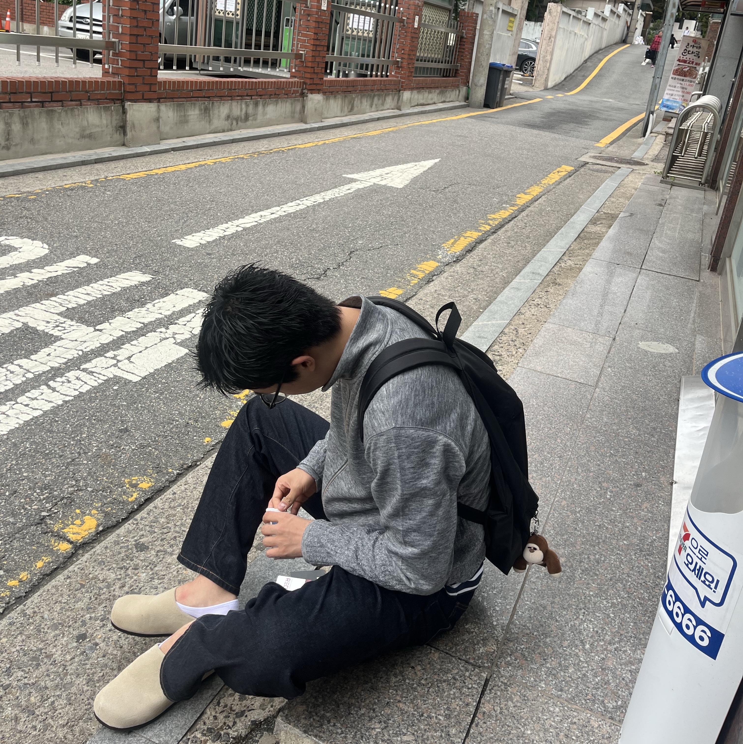 CDG Backpack Black, Hatchingroom Double Sleeve Track Cardigan M.Grey 착용 스타일