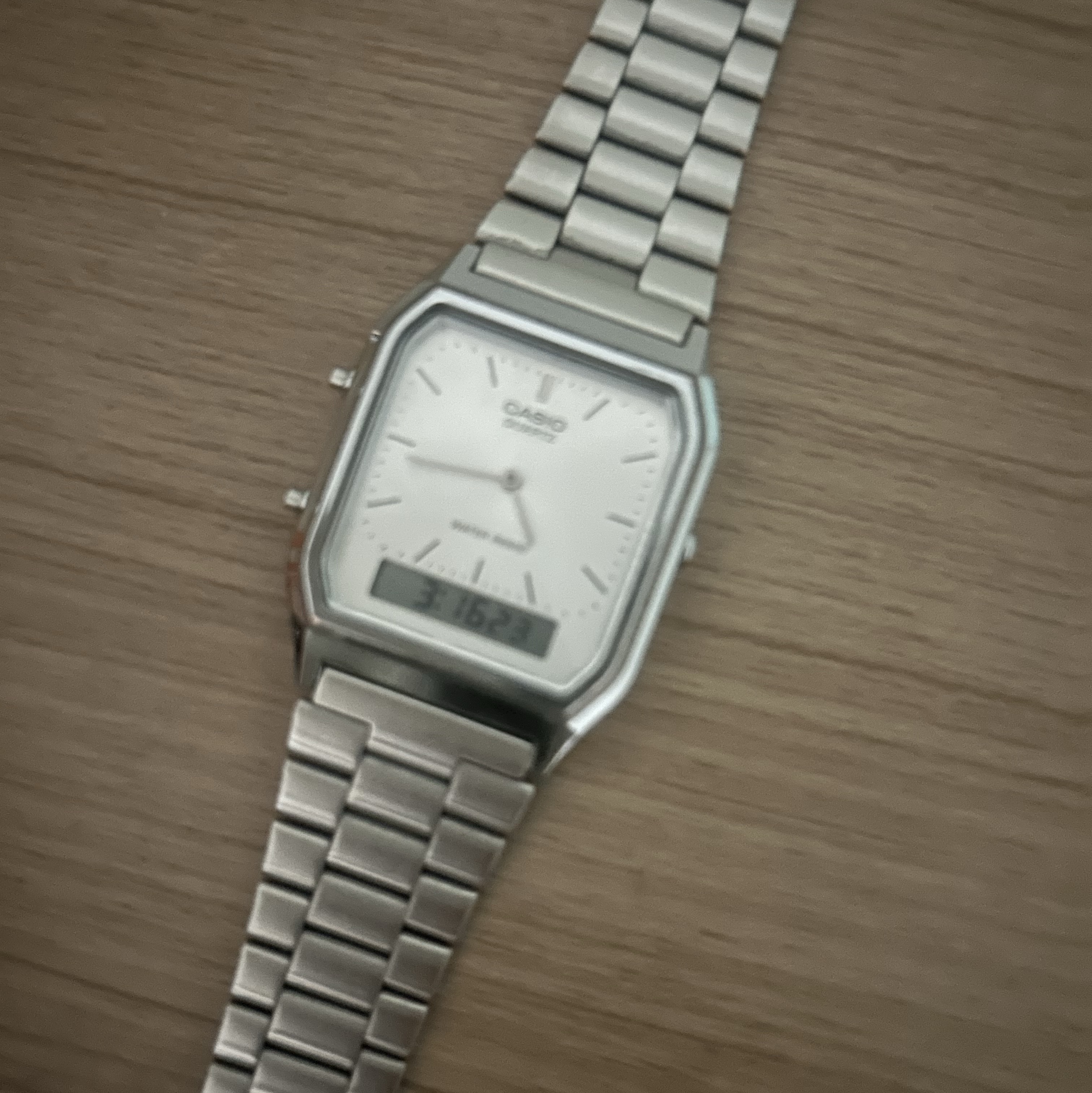 Casio AQ-230A-7AMQY 착용 스타일