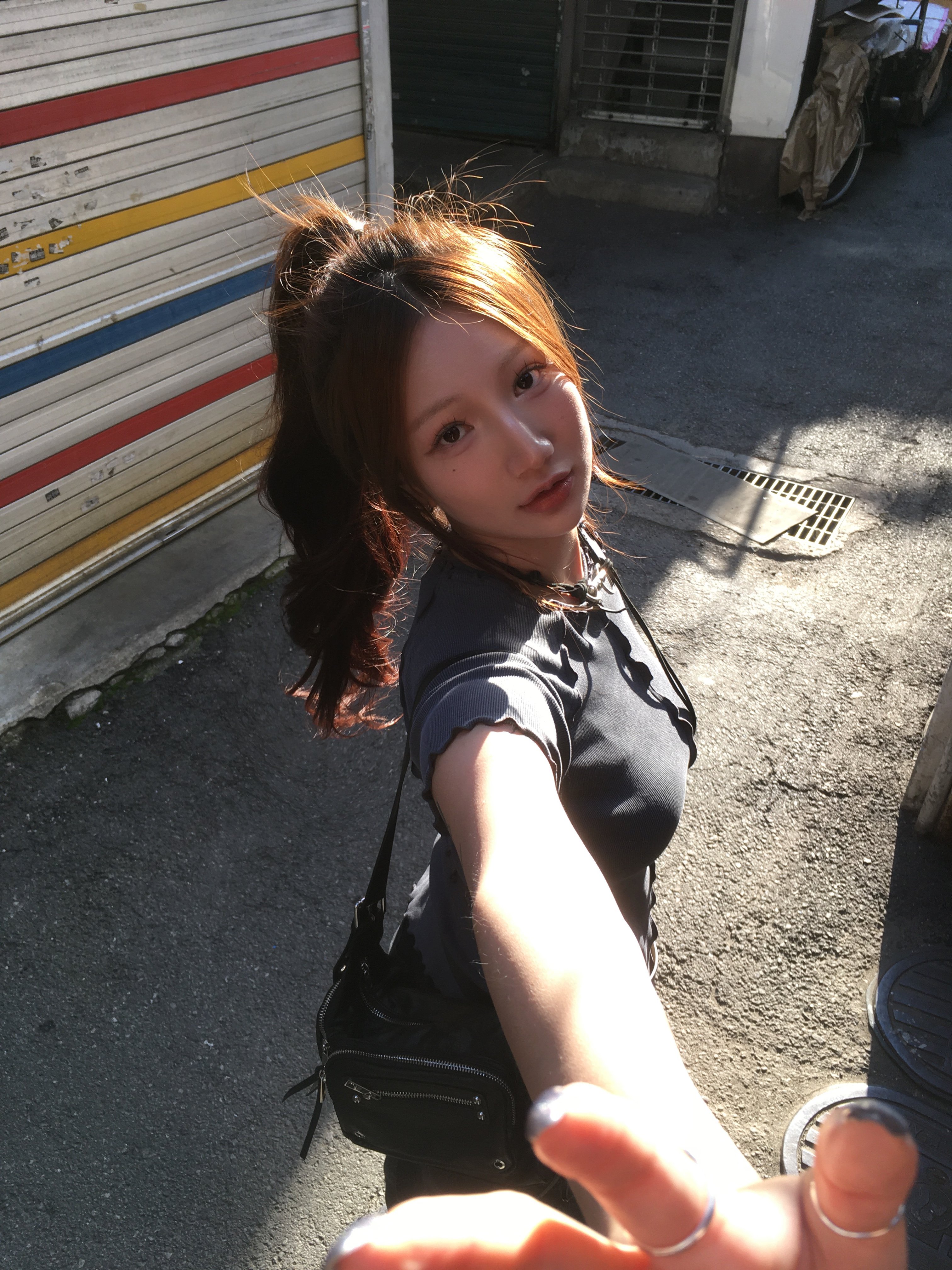 Currernt Jersey Lip Top Charcoal 착용 스타일