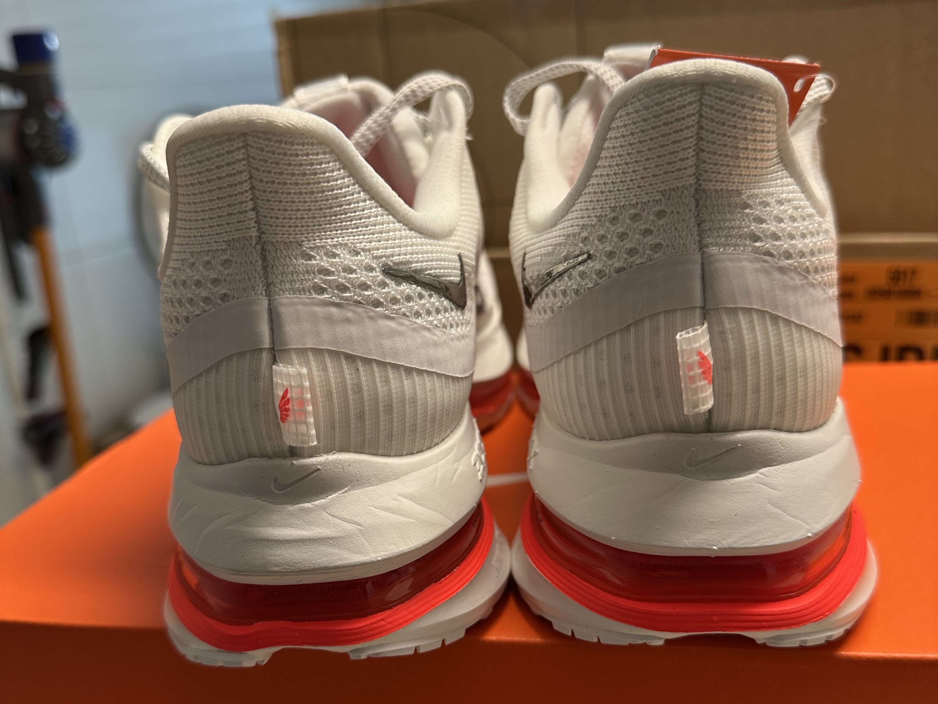Nike Pegasus Premium Summit White Bright Crimson 착용 스타일 - 9
