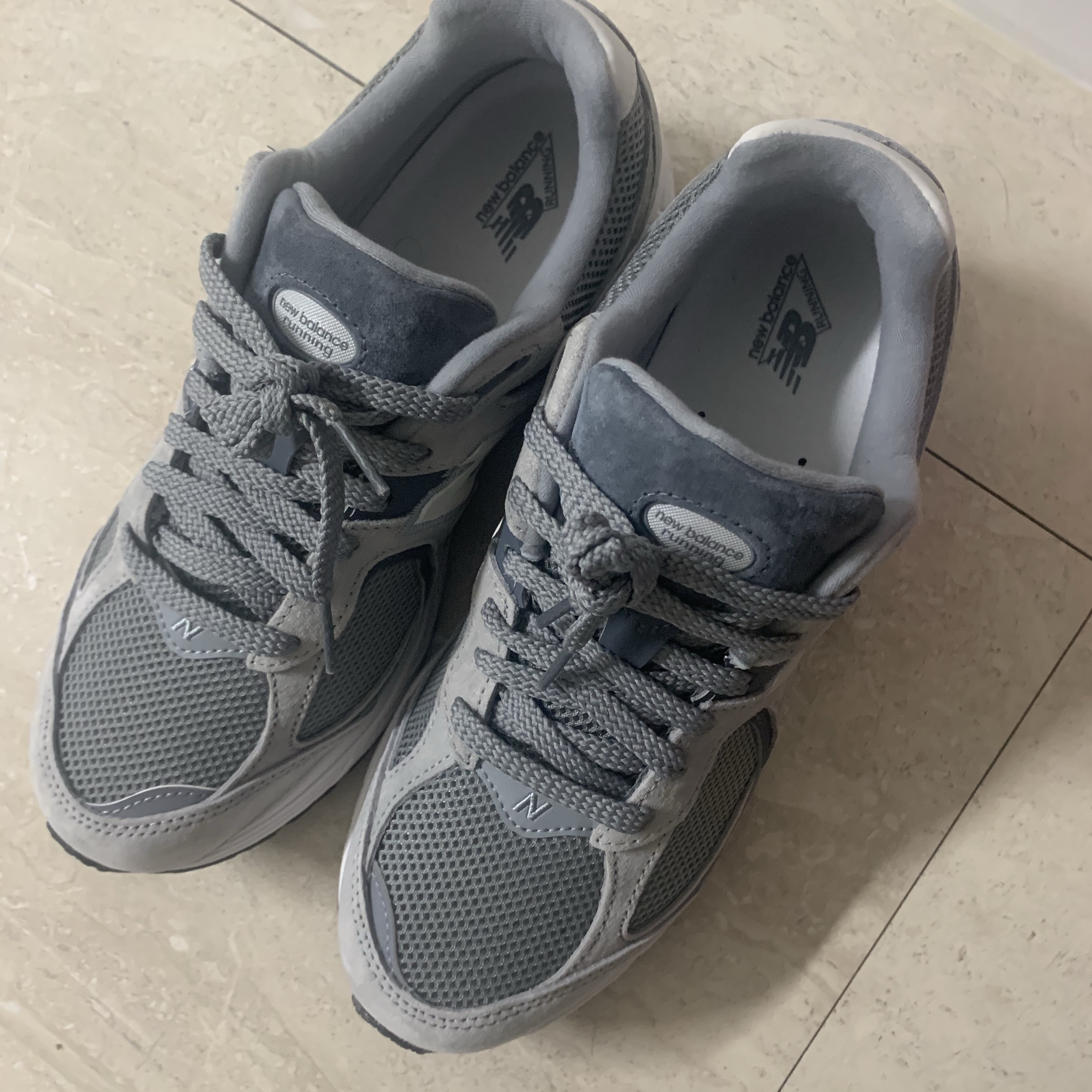 New Balance 2002R Steel Grey Orca 착용 스타일 - 4