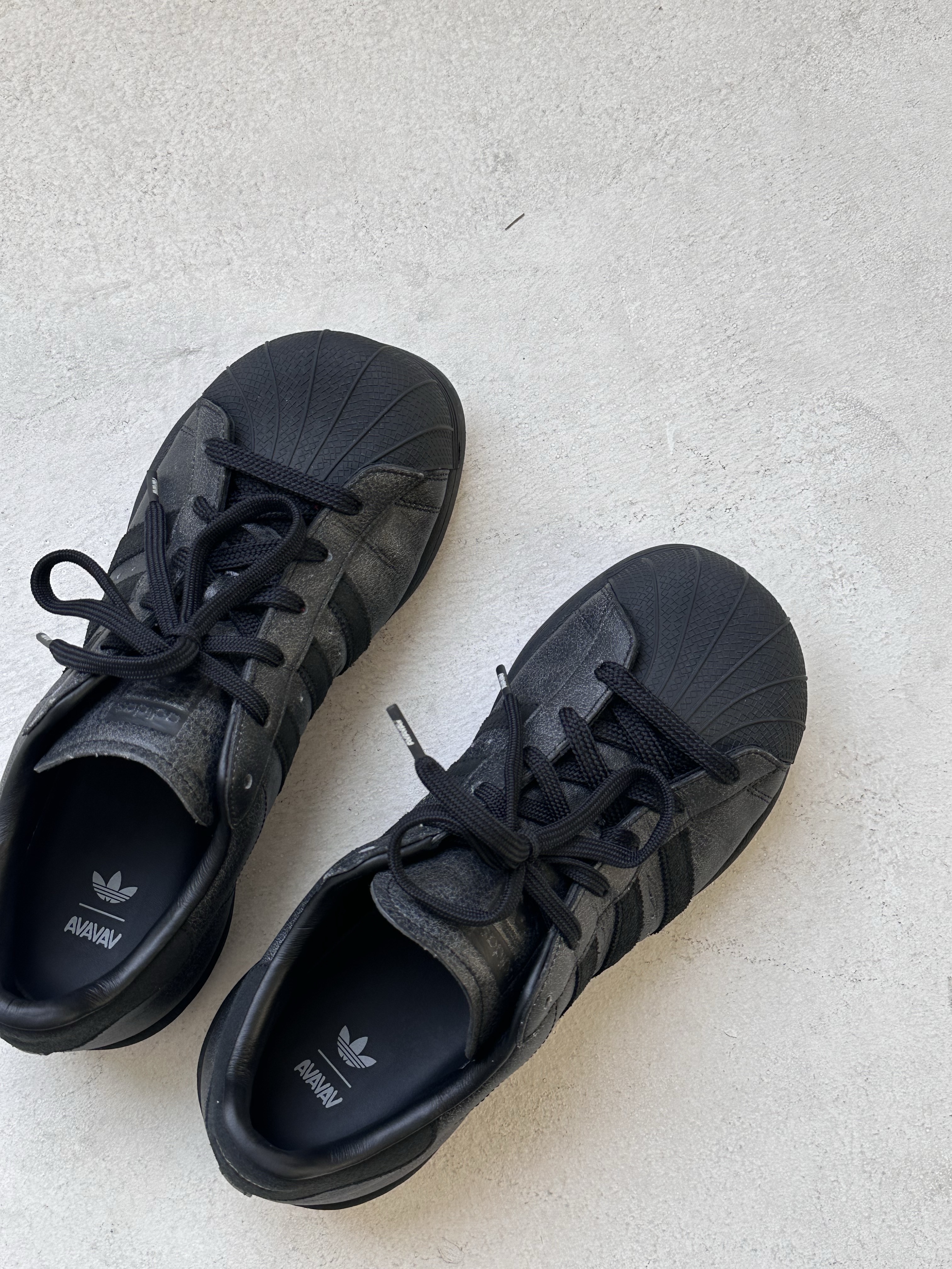 (W) Adidas x Avavav Superstar Core Black 착용 스타일