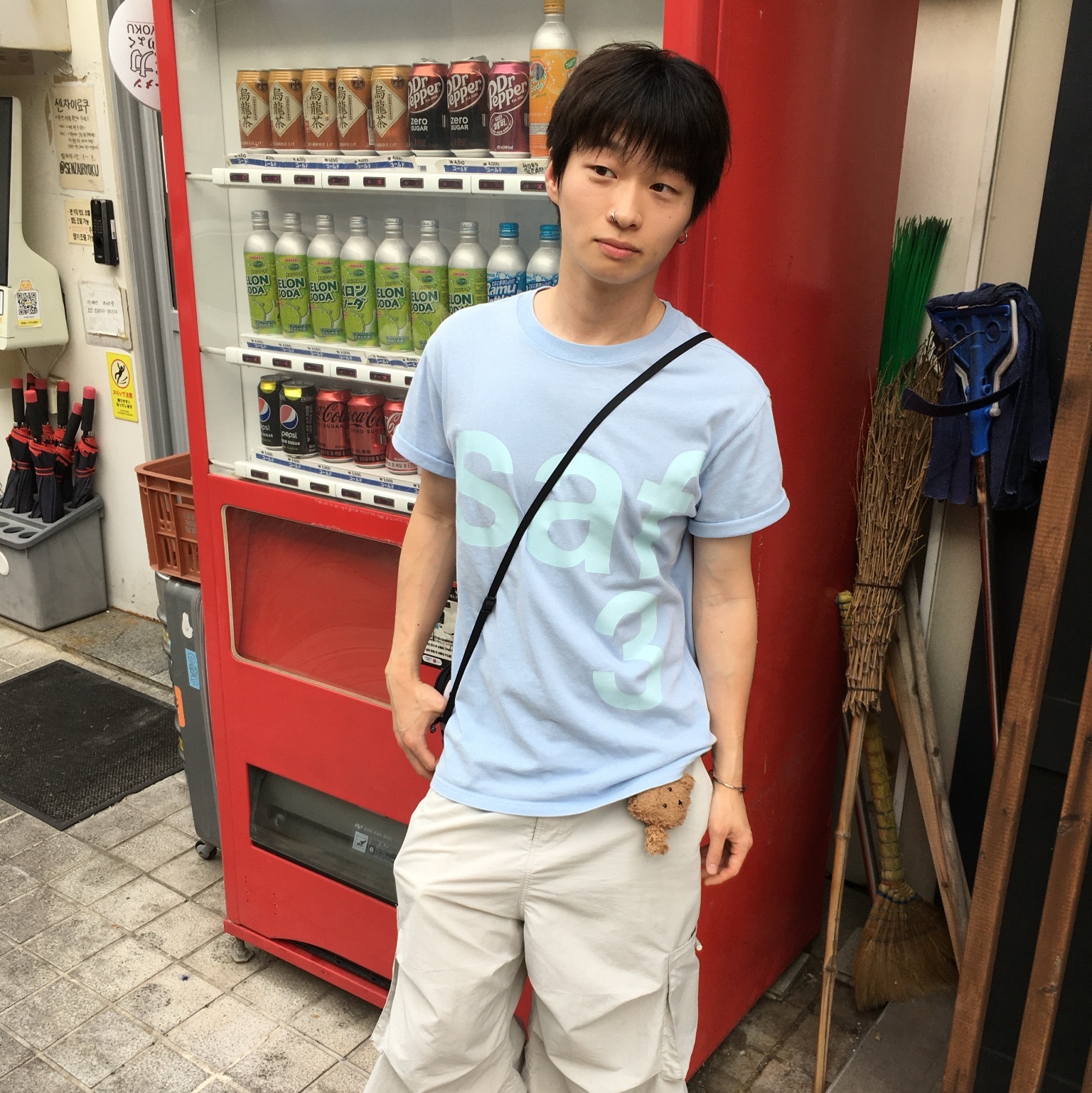 [KREAM 단독] Safarispot Basic Safari T-Shirt Sky 착용 스타일 - 1