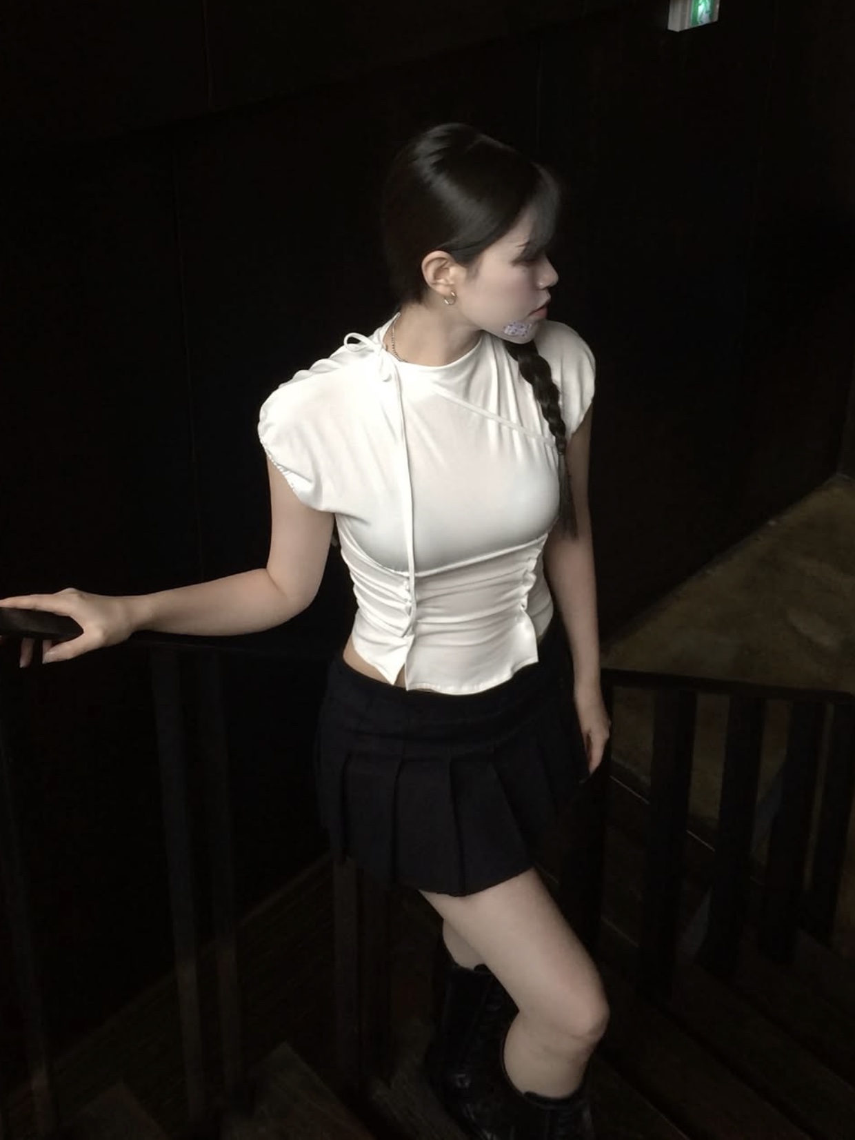 Bonnae Star Rivet Pleated Skort Black, Bonnae Star Rivet Pleated Skort Ivory 착용 스타일