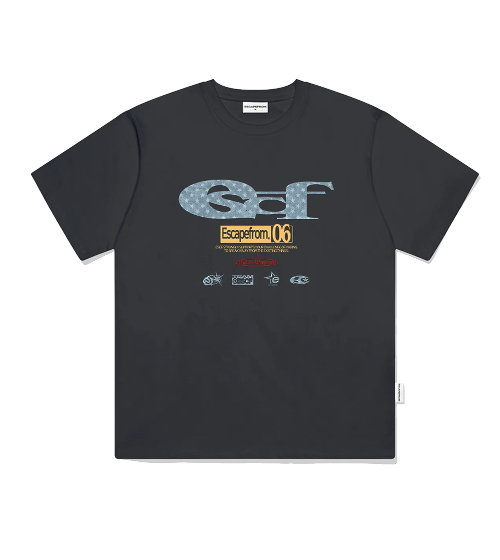 E251OTS169CG Escapefrom Star Denim ESCF Logo Collage Printed Over Fit Short Sleeve Charcoal