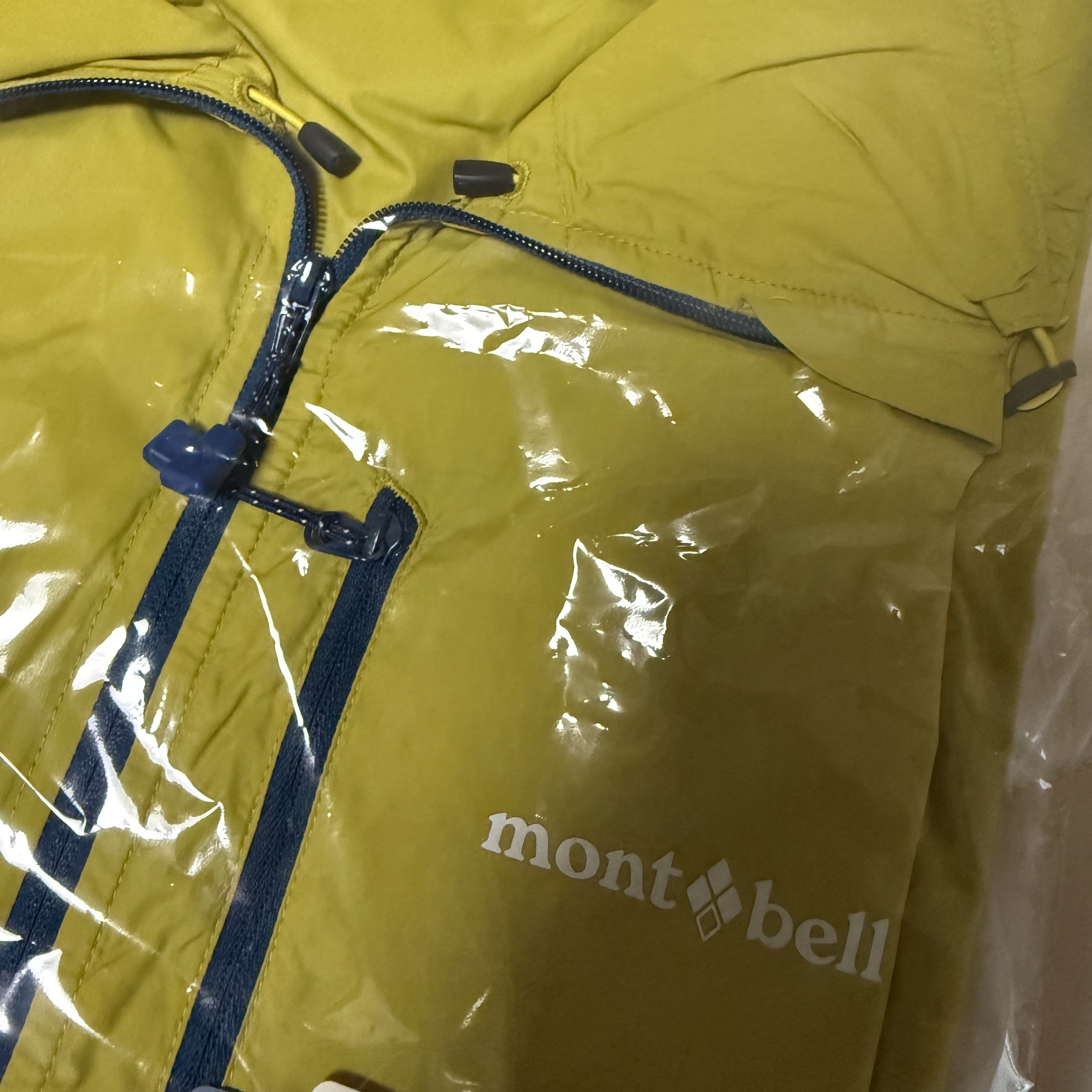 Montbell Wind Blast Hooded Jacket Yellow 착용 스타일