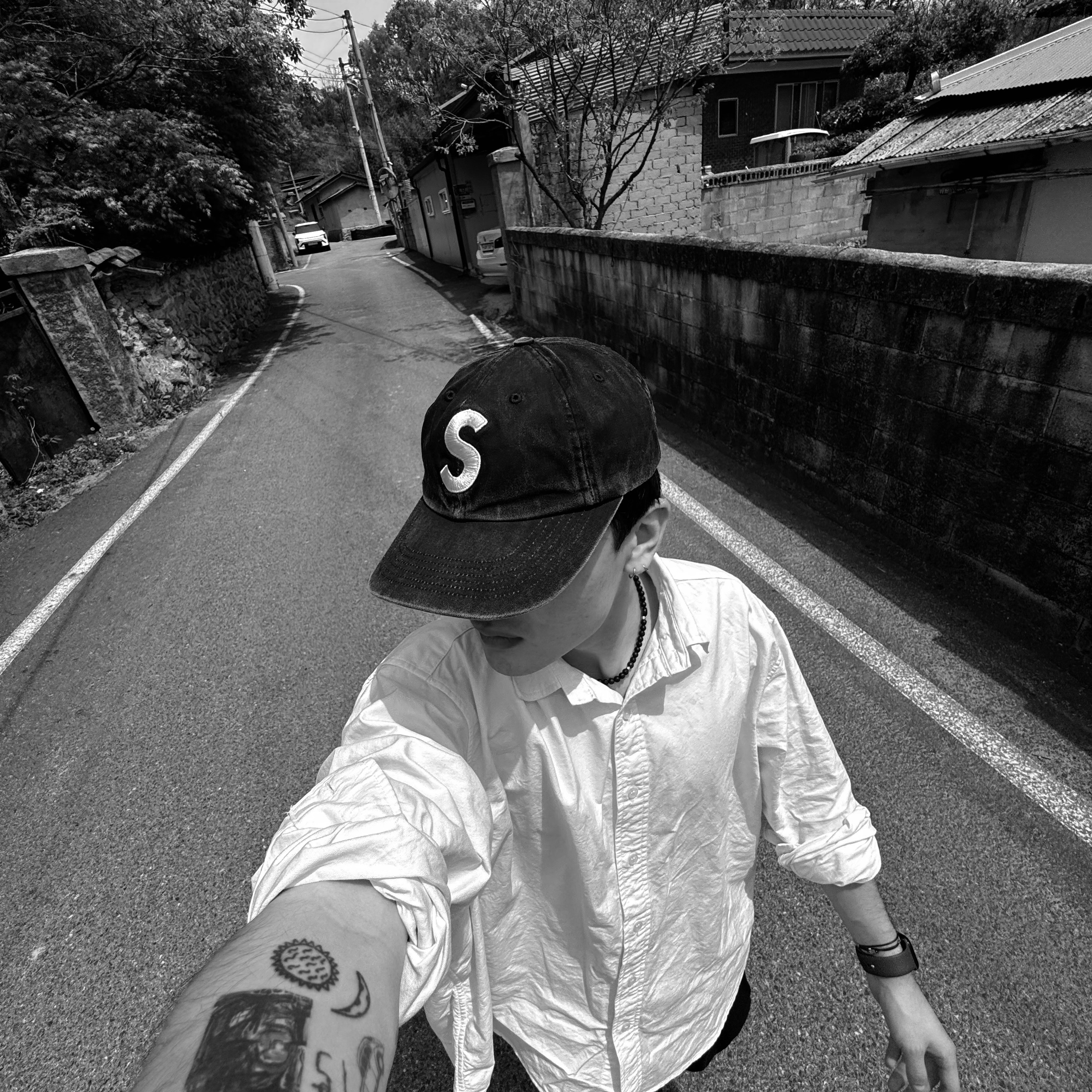 Supreme Pigment Coated S Logo 6-Panel Black - 25SS, Dr. Martens 1461 Nappa Black 착용 스타일 - 2