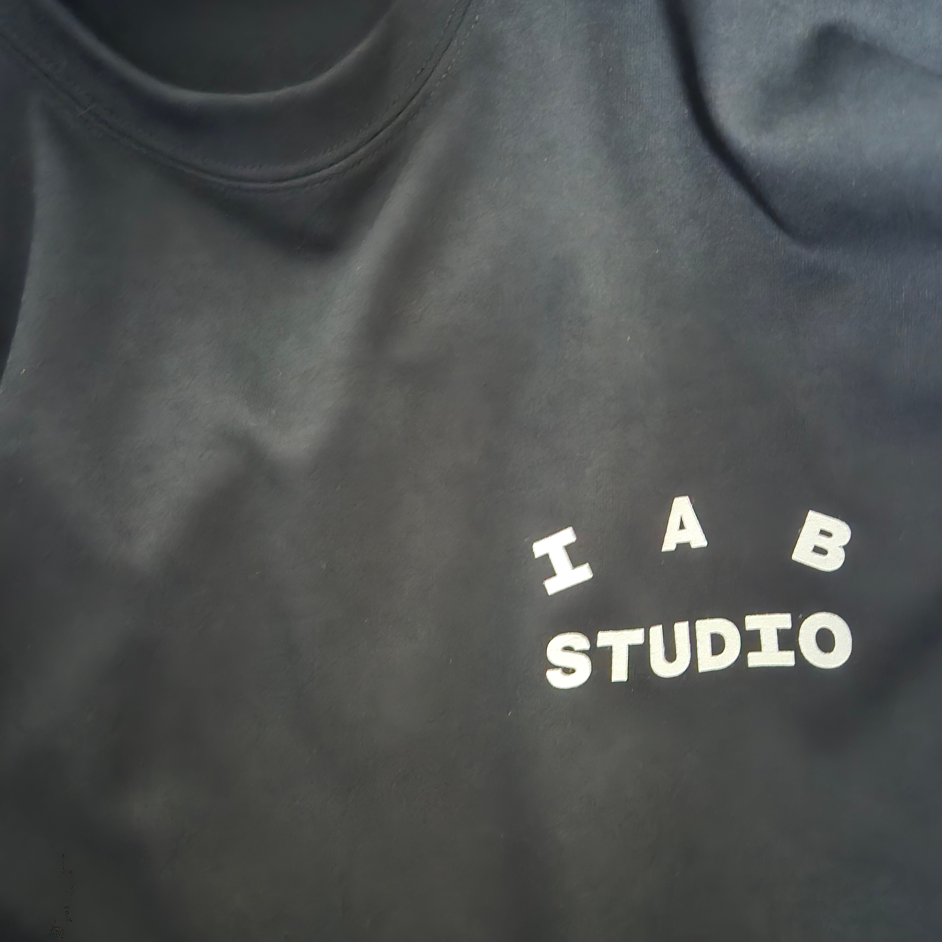 IAB Studio Basic T-Shirt Black White 착용 스타일