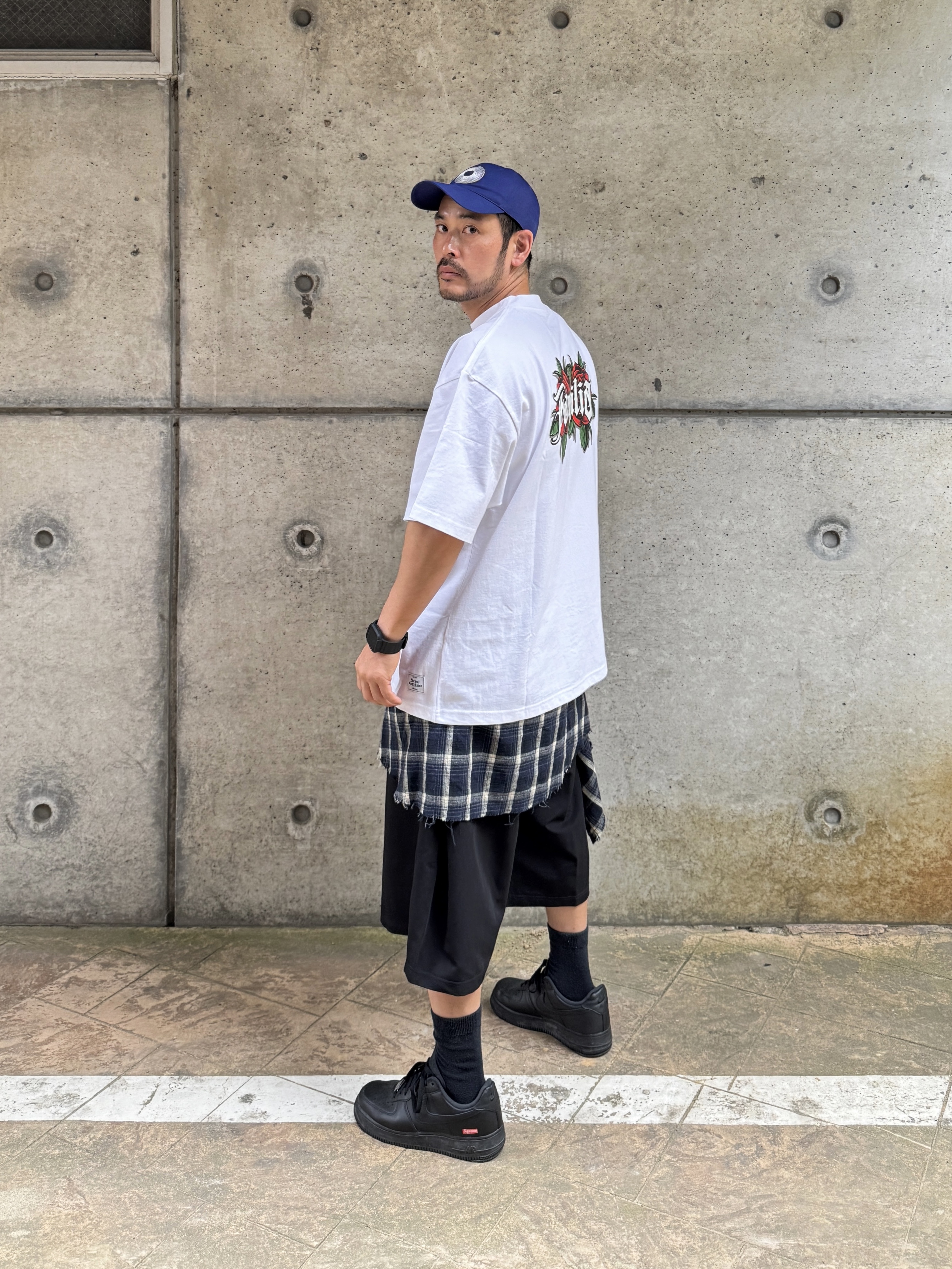 Nike x Supreme Air Force 1 Low Black 착용 스타일 - 3
