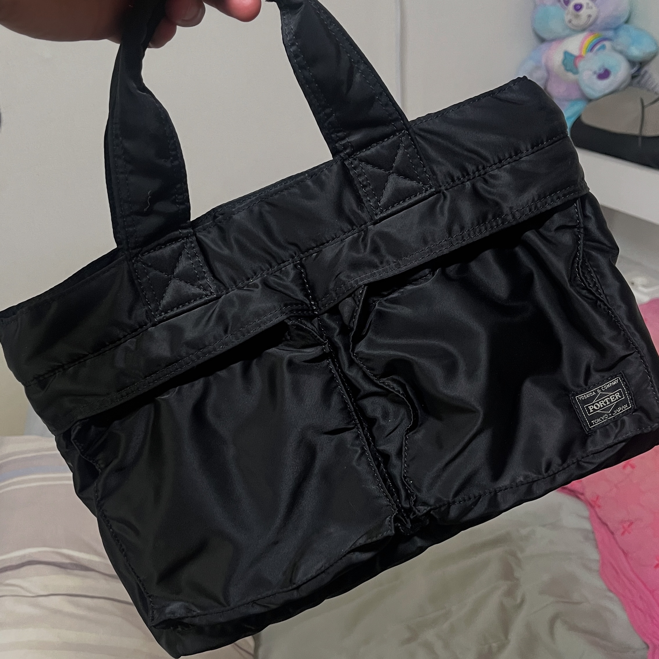 Porter Tanker New Tote Bag Black 착용 스타일 - 2