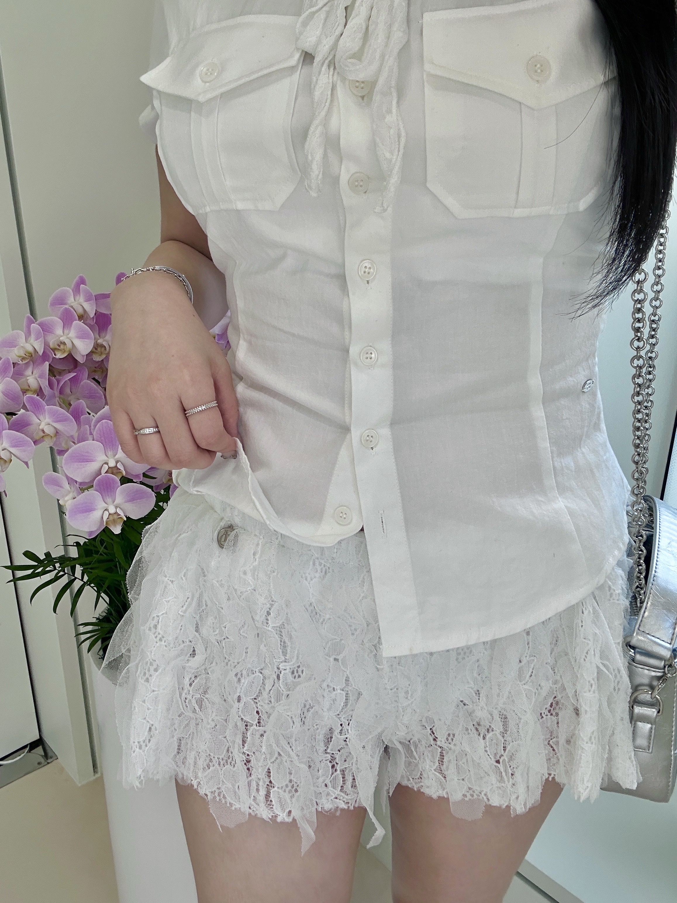 Don't Ask My Plan Lace Frill Floral Shorts - WHITE 착용 스타일 - 5