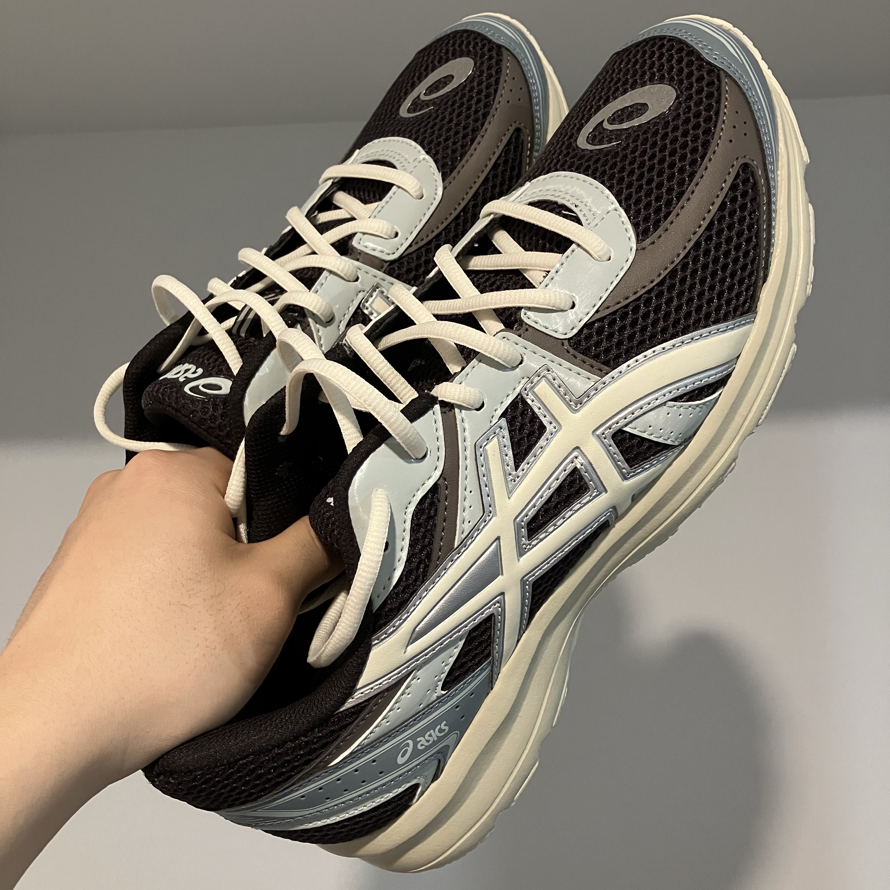 Asics x Kith Jog 100 S Espresso Vanilla Ice 착용 스타일