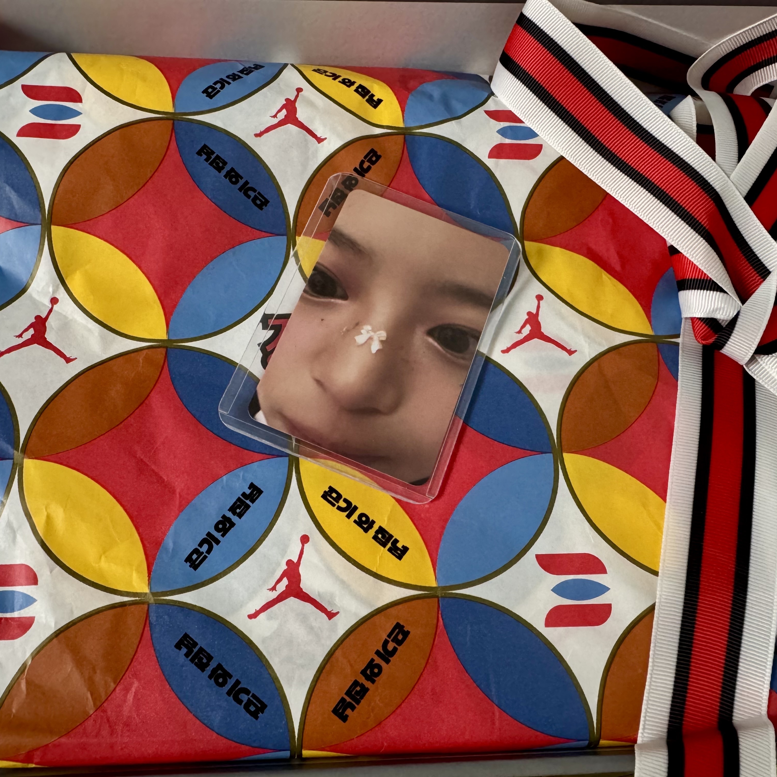 Jordan 3 Retro Seoul 2.0, NewJeans The Fairy Association Season’s Greetings 2025 착용 스타일 - 2
